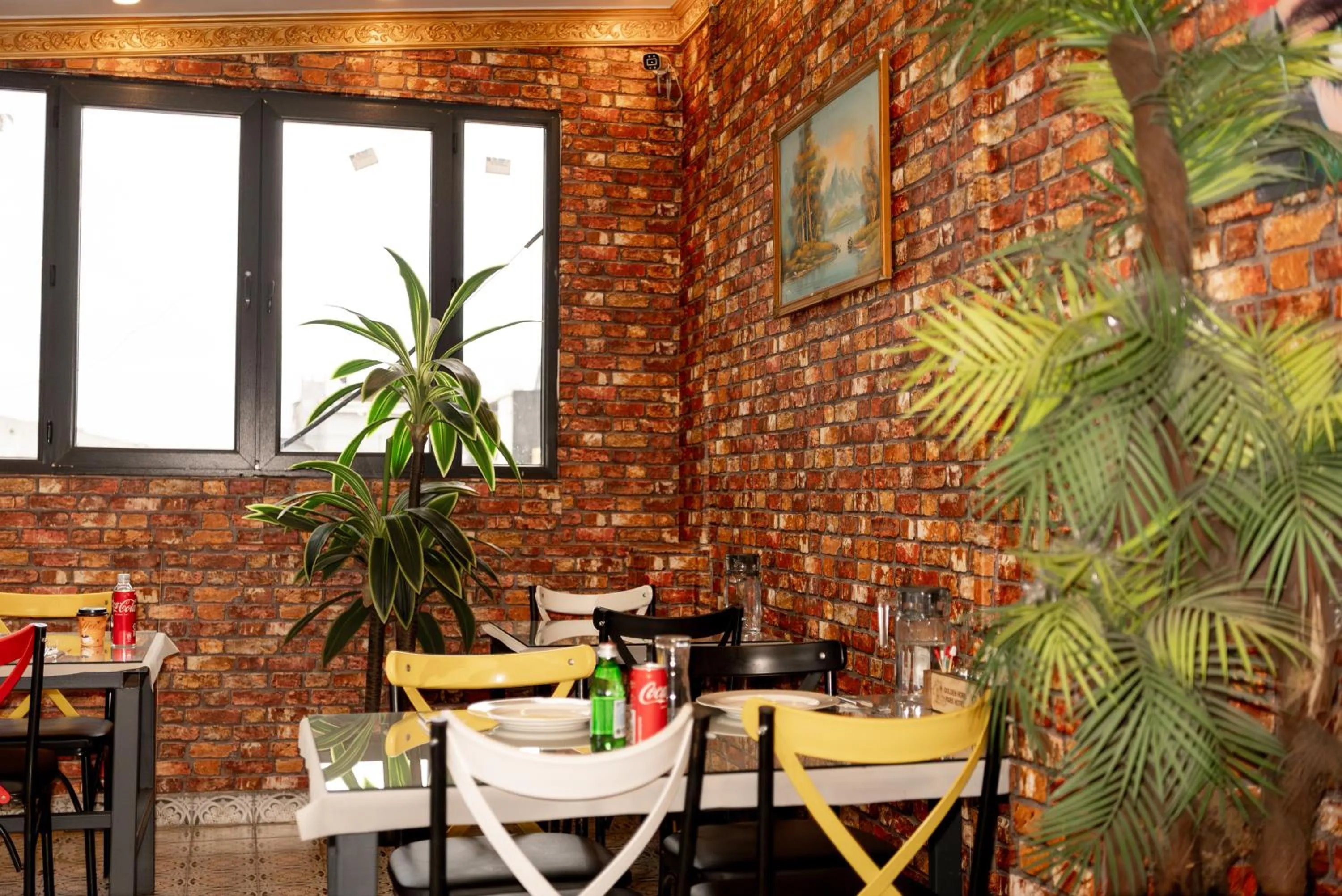 Restaurant/places to eat in Golden Horn Park Hotel