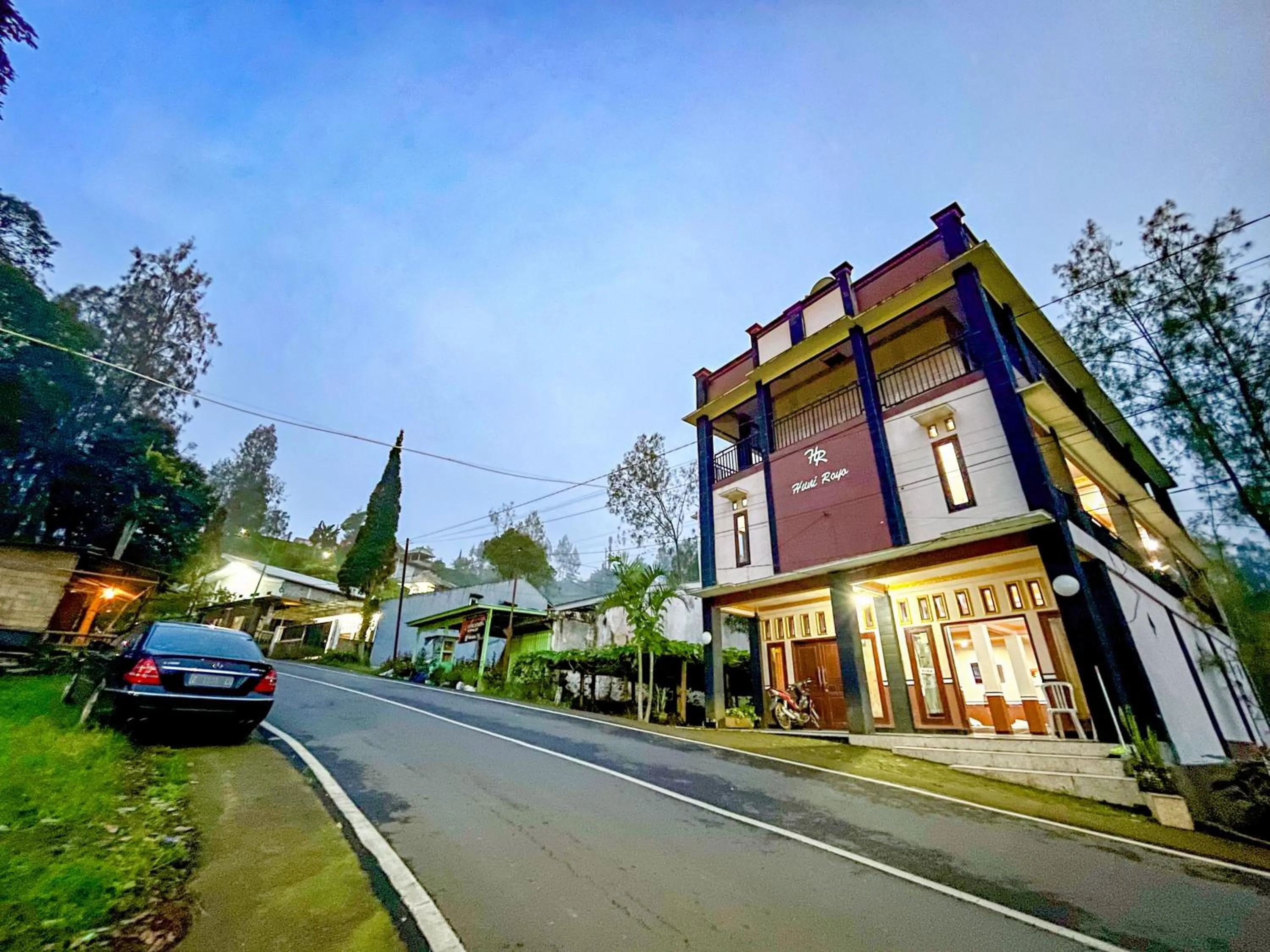 RedDoorz at Hotel Huni Raya Bromo