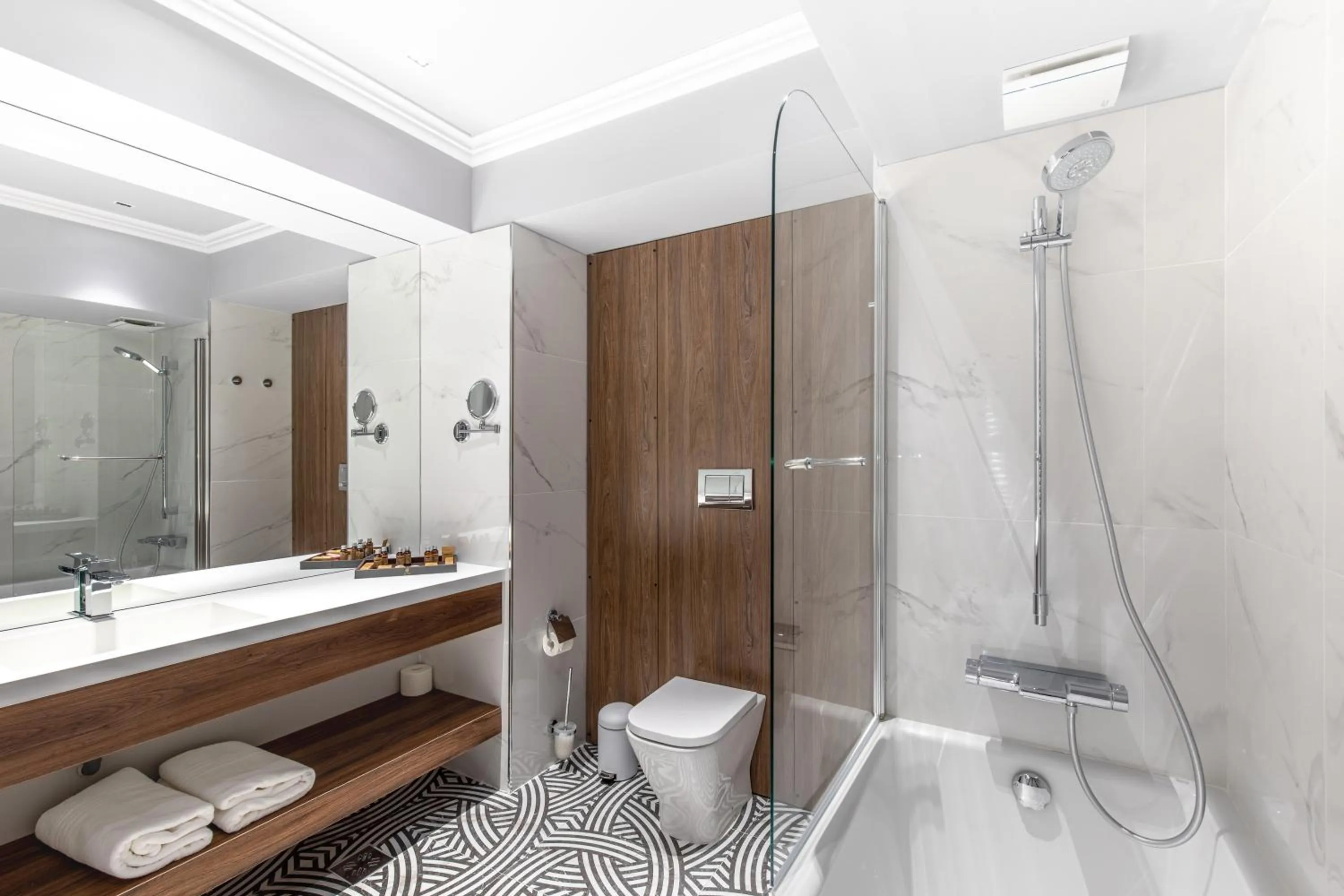 Shower in Hotel Kristal Focsani