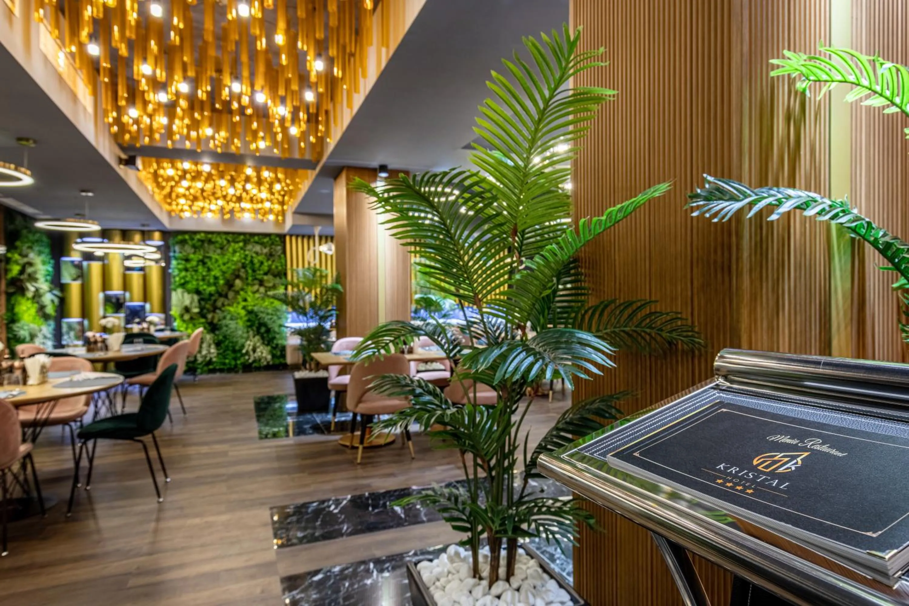 Restaurant/places to eat in Hotel Kristal Focsani