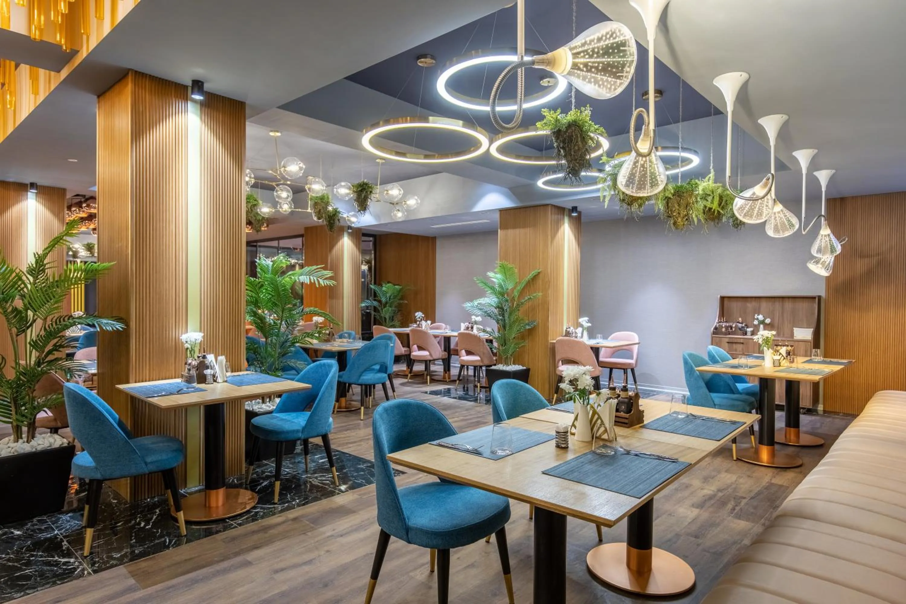 Restaurant/places to eat in Hotel Kristal Focsani