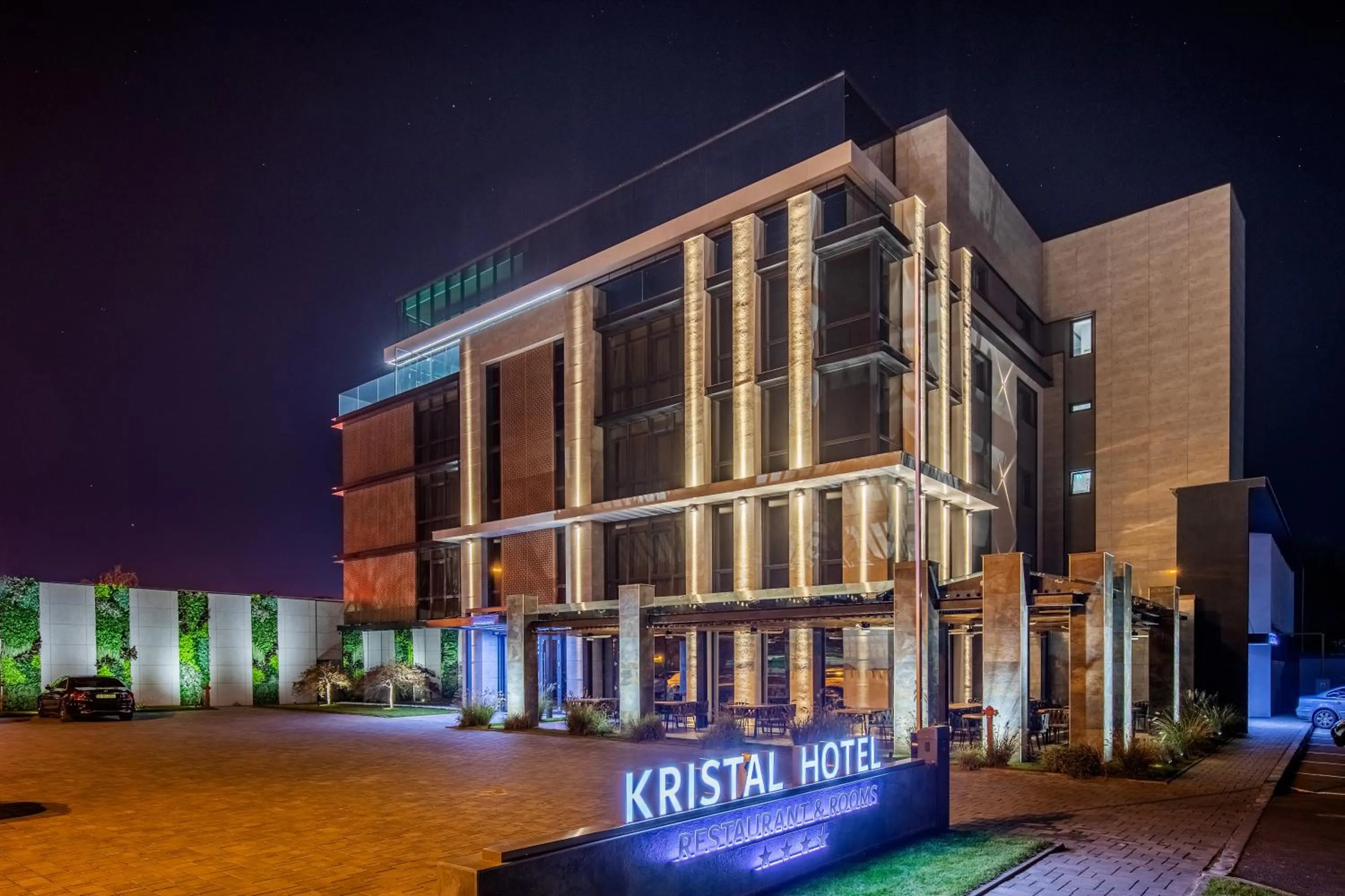 Facade/entrance in Hotel Kristal Focsani