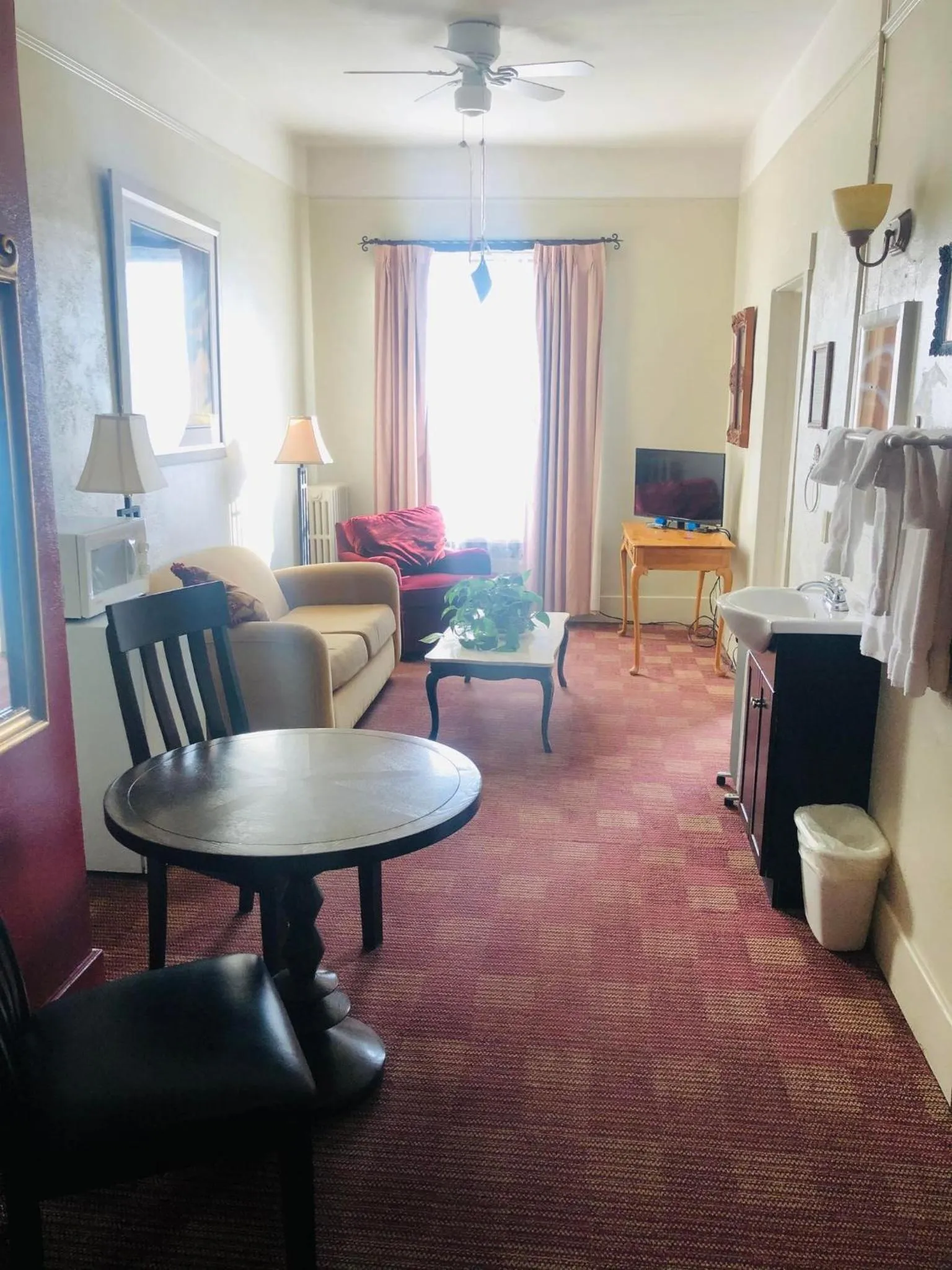 Living room in Historic Palace Hotel