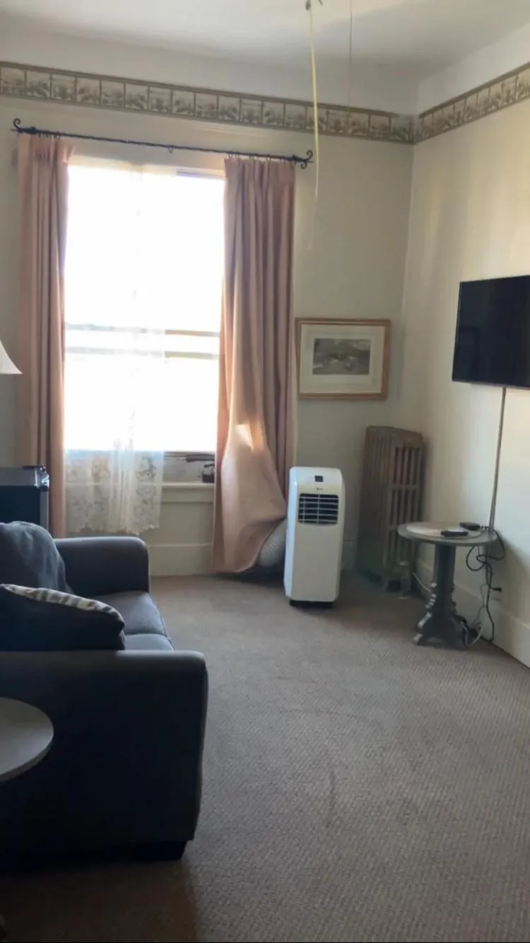 TV and multimedia in Historic Palace Hotel