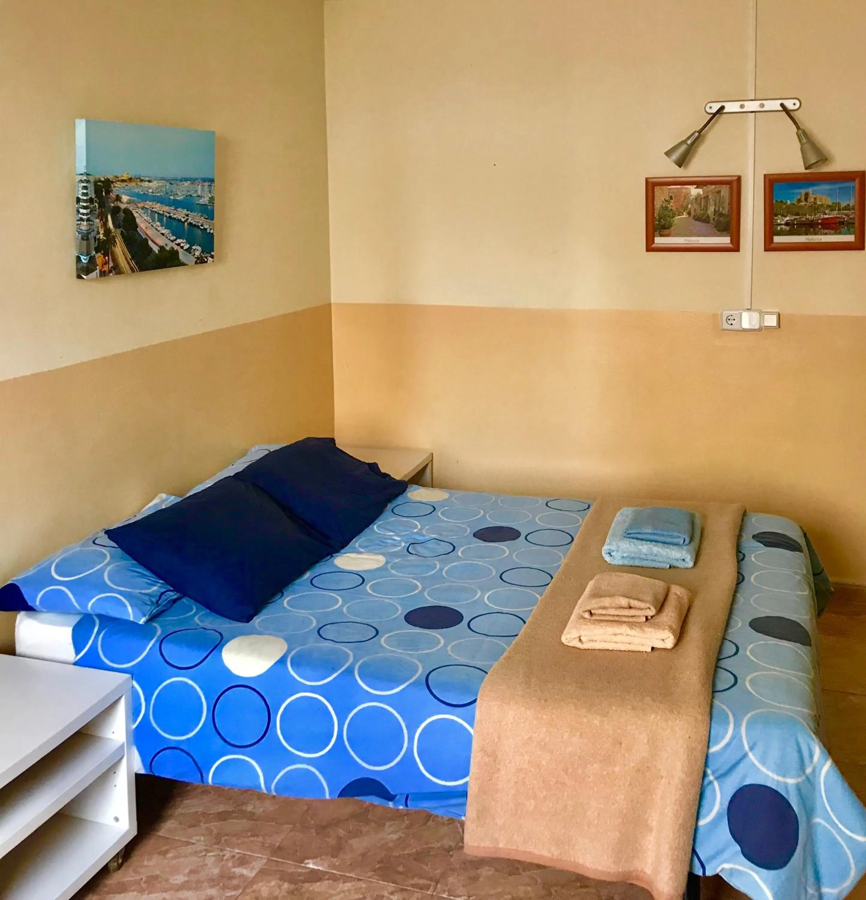 Bed in Hostal Atlanta