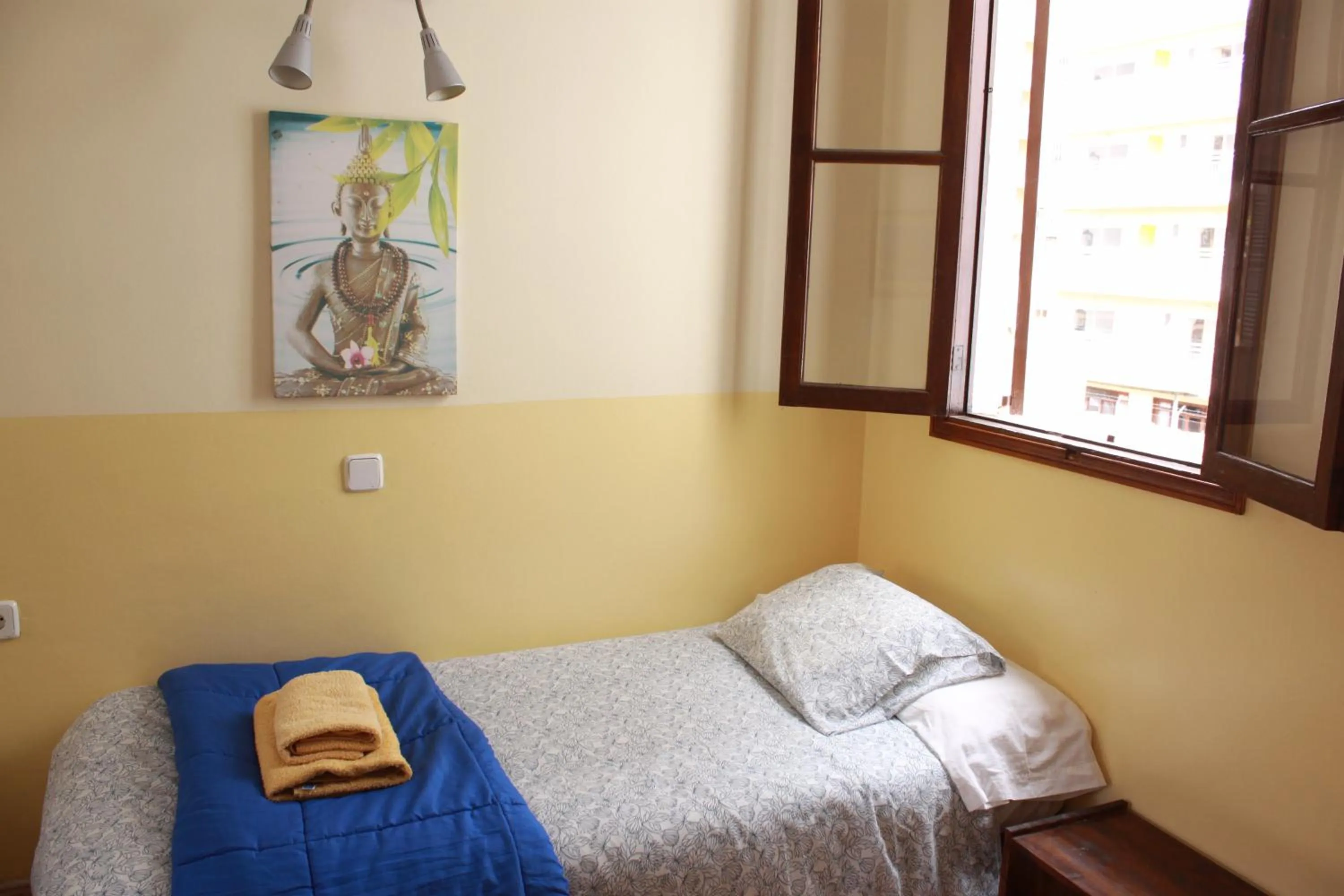 Bedroom, Bed in Hostal Atlanta