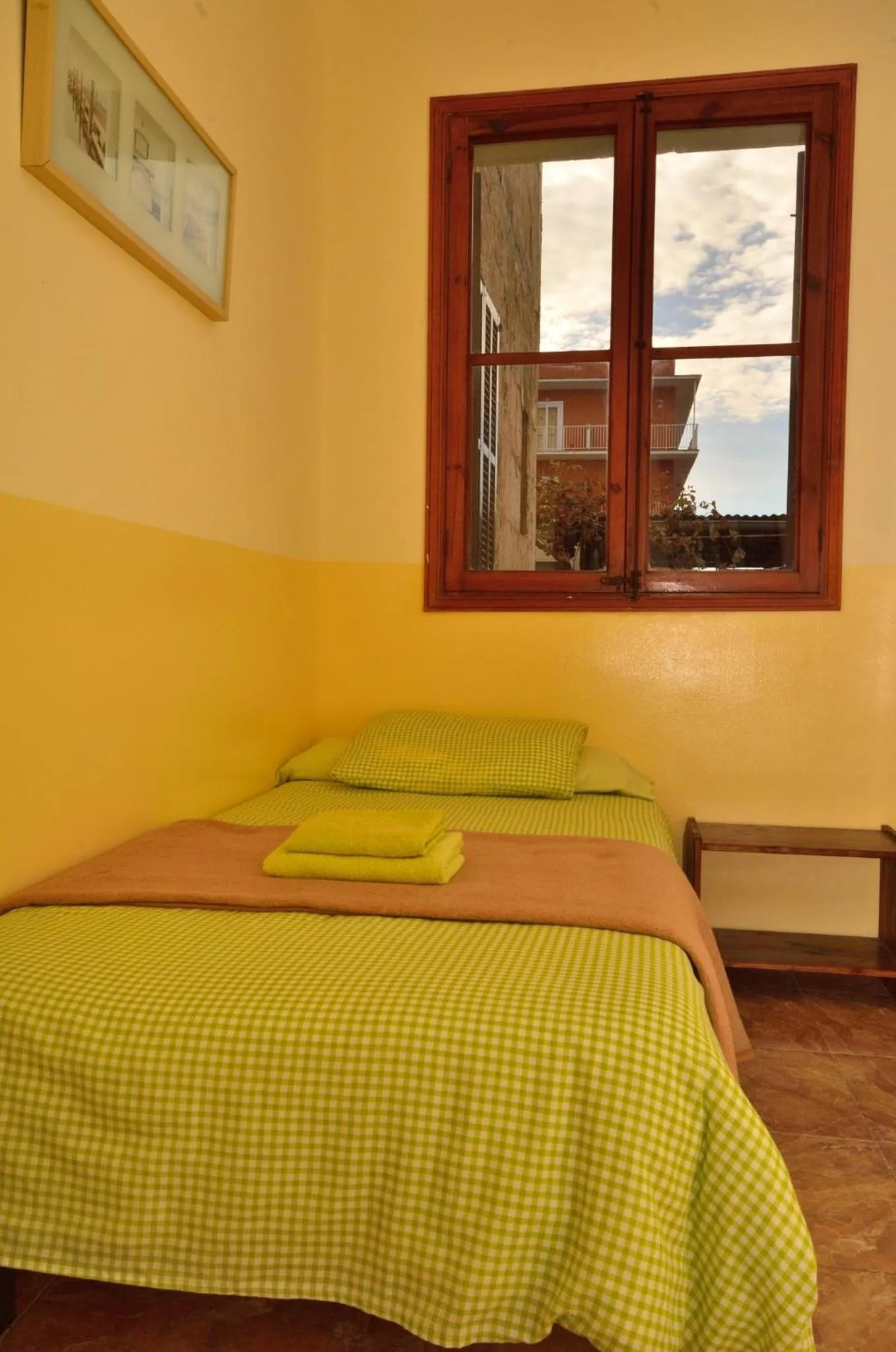 Decorative detail, Bed in Hostal Atlanta