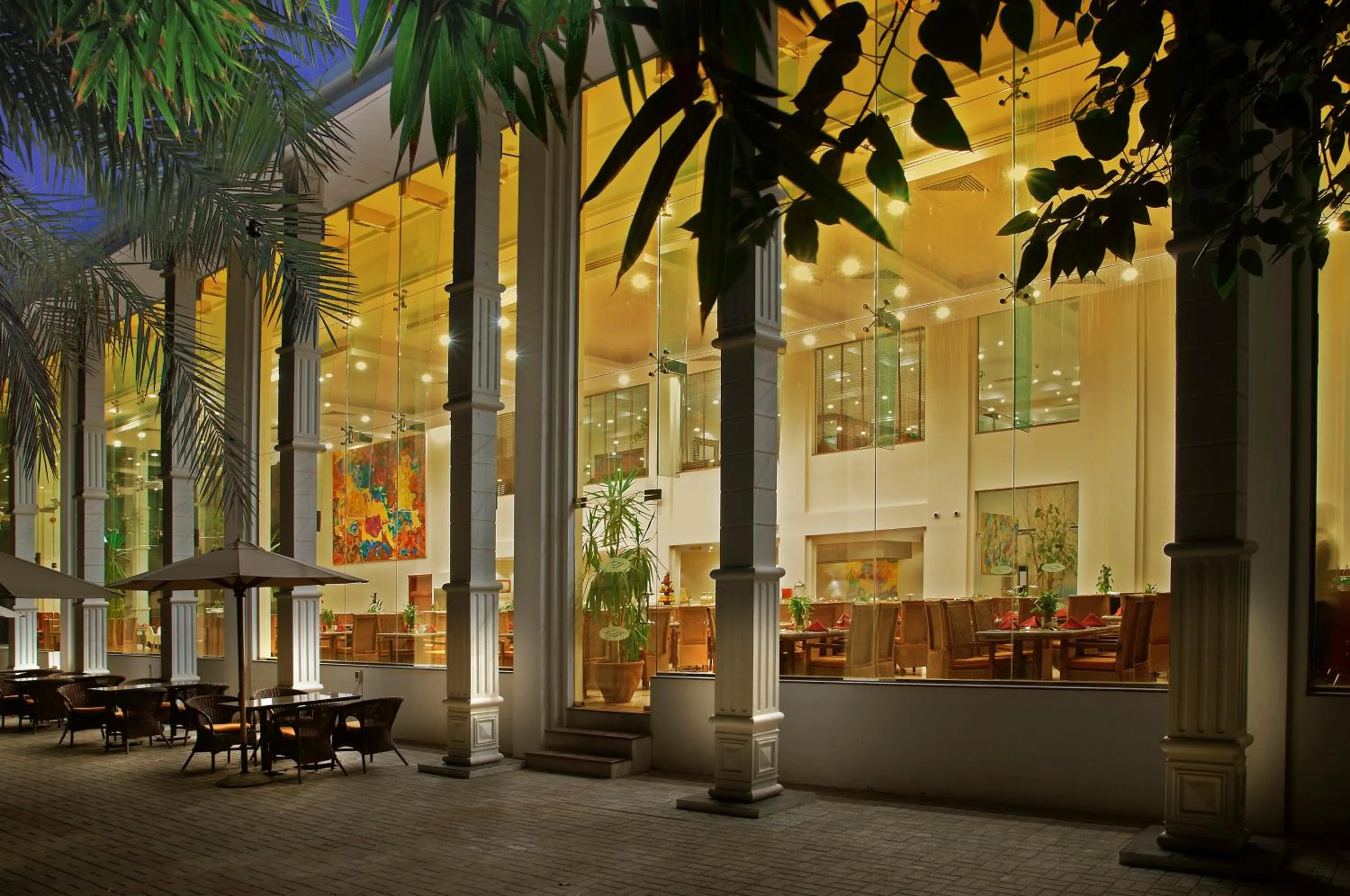 Restaurant/places to eat, Lounge/Bar in Al Nahda Resort & Spa