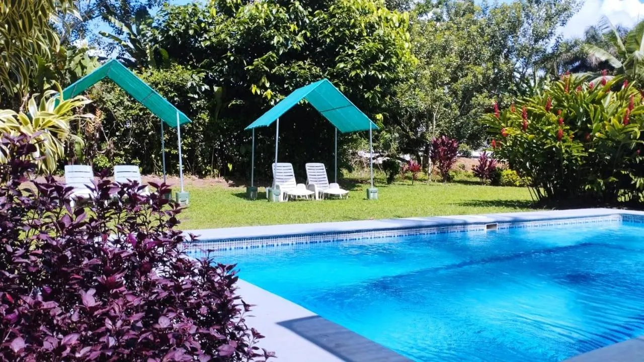 Swimming pool in Casona Rústica & Bungalow