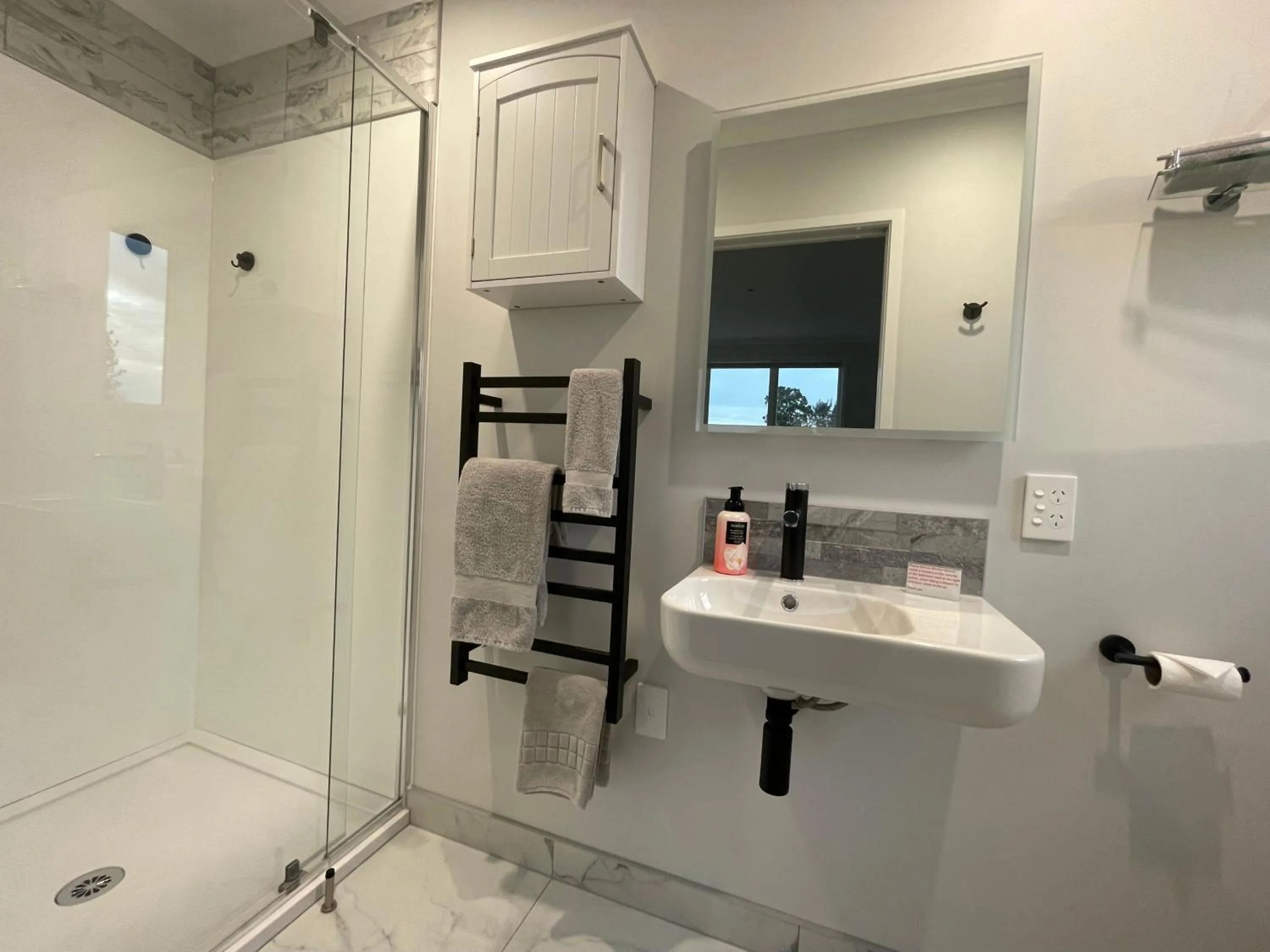 Bathroom in Veld View Bed and Breakfast