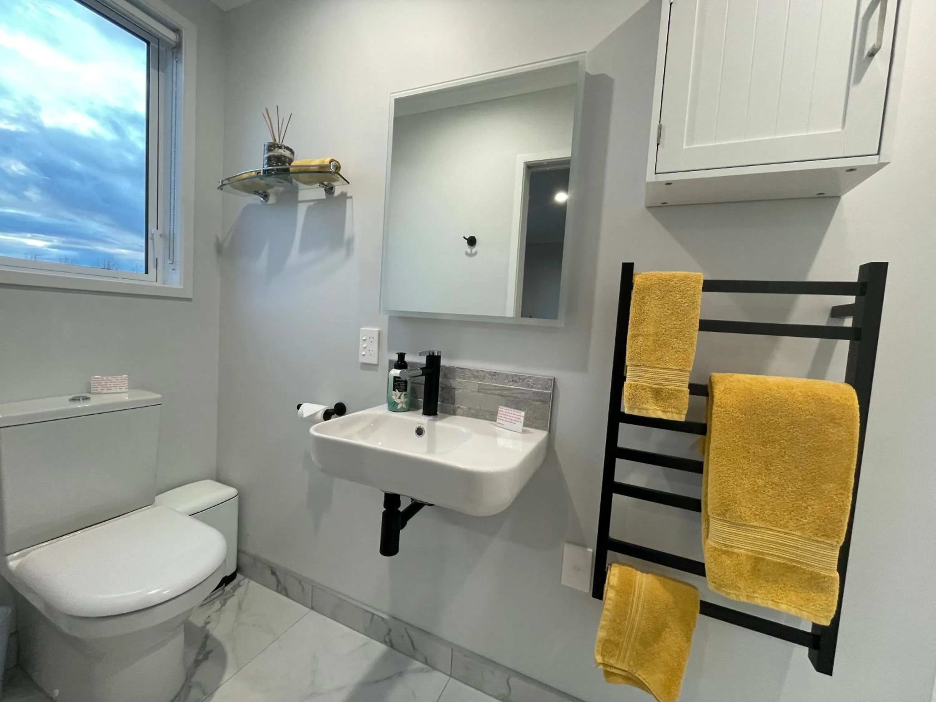 Bathroom in Veld View Bed and Breakfast