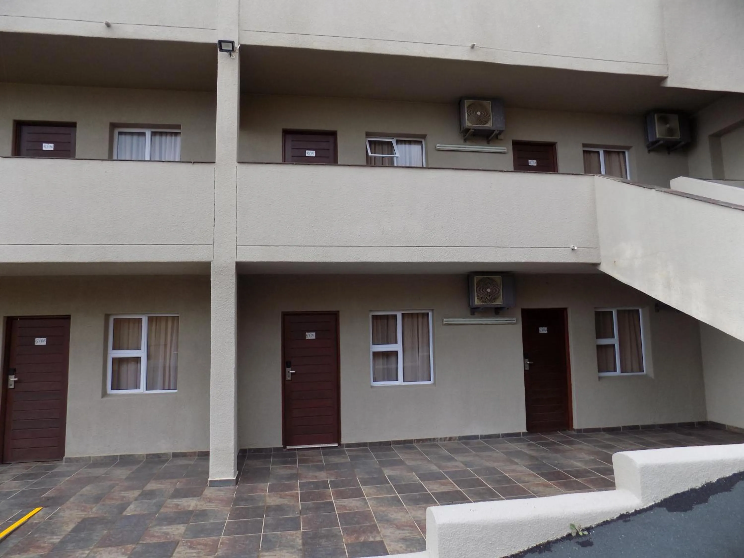 Property building in Margate Beach Lodge