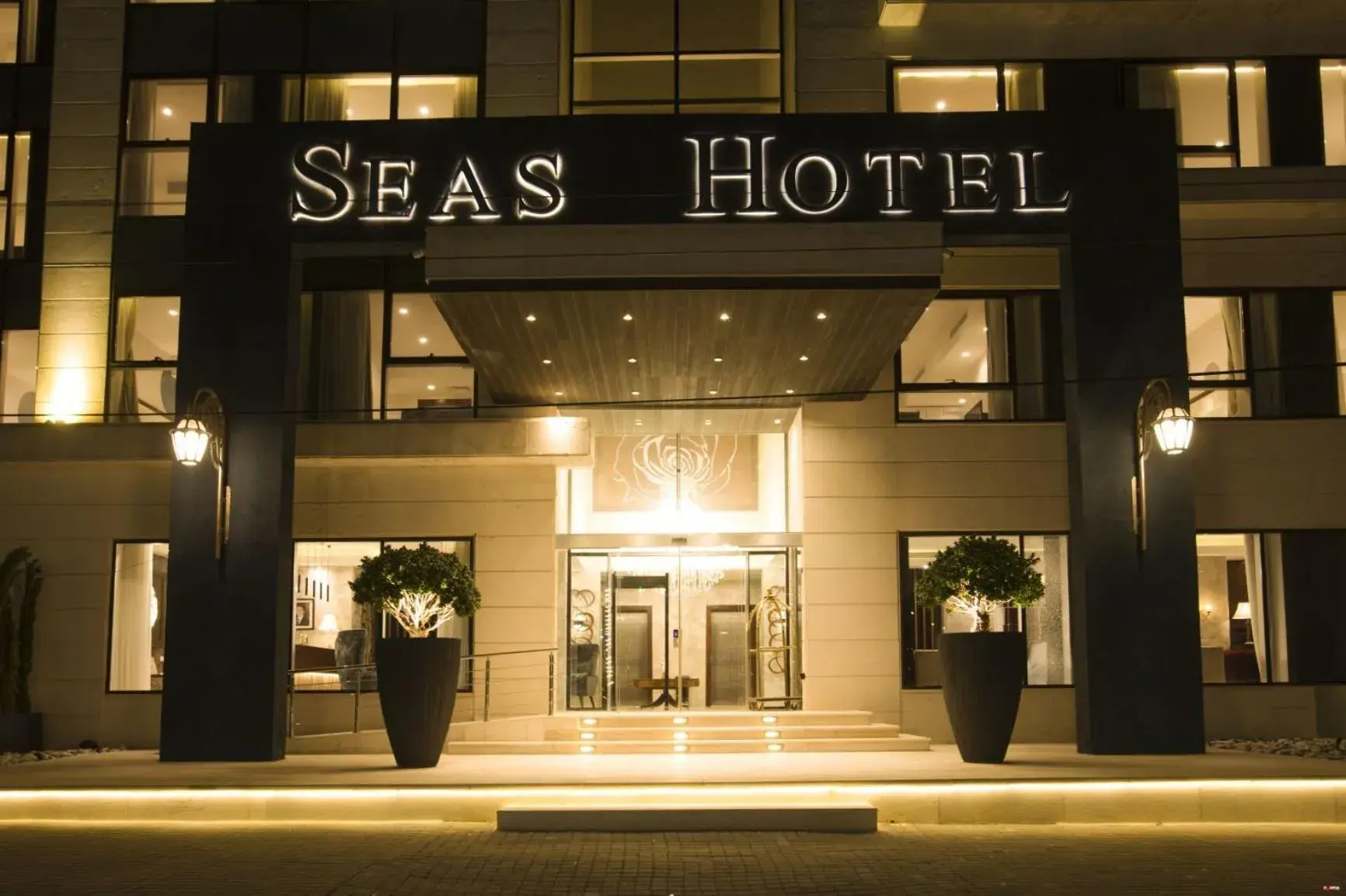 Facade/entrance in Seas Hotel Amman