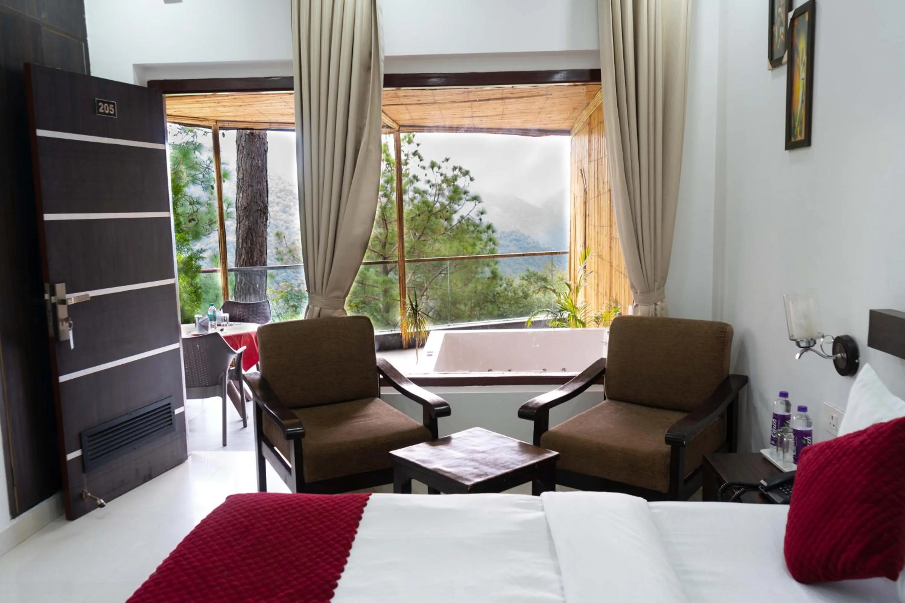 Photo of the whole room, Bed in The Golden Sunrise Hotel