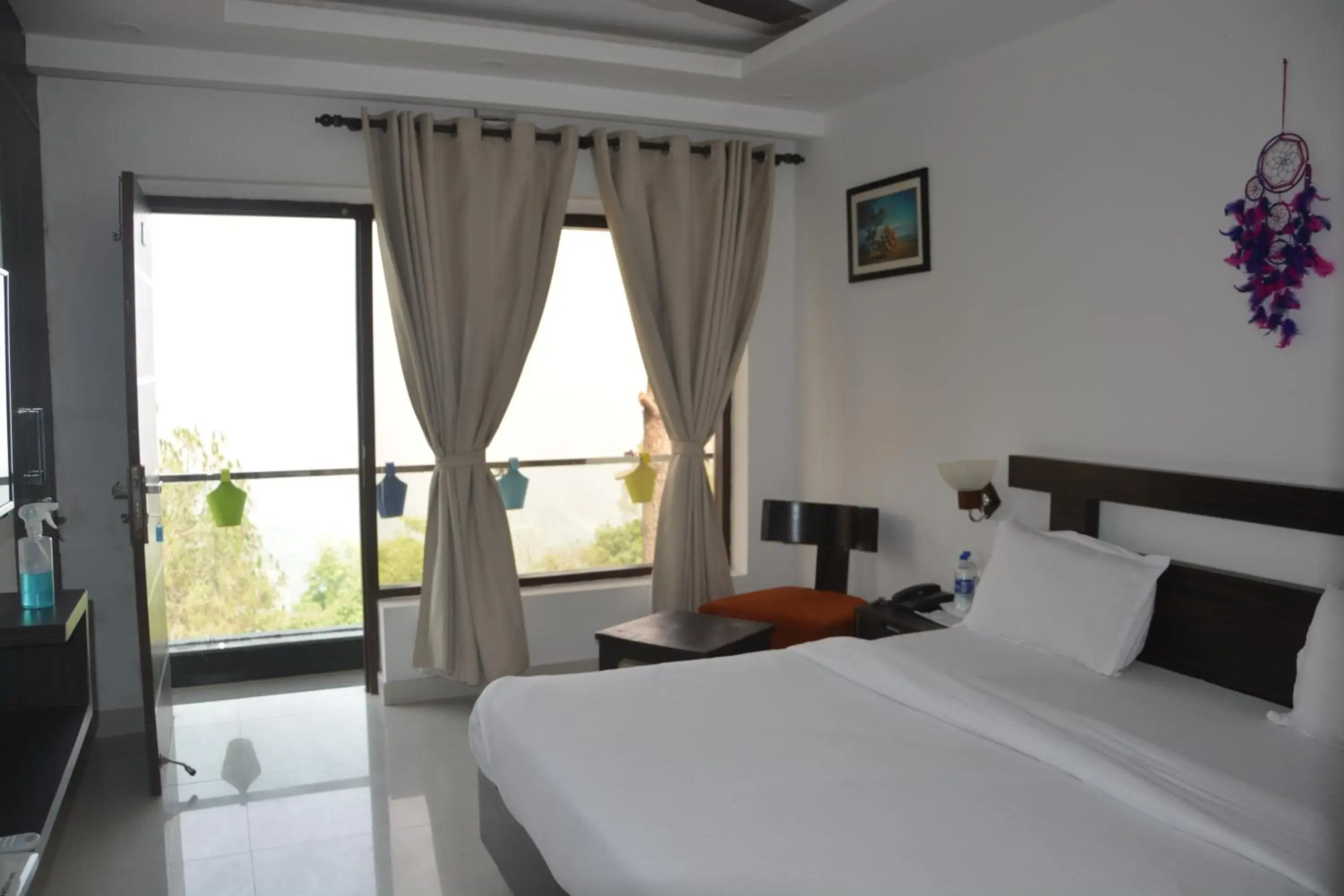 Bed in The Golden Sunrise Hotel Bed in The Golden Sunrise Hotel