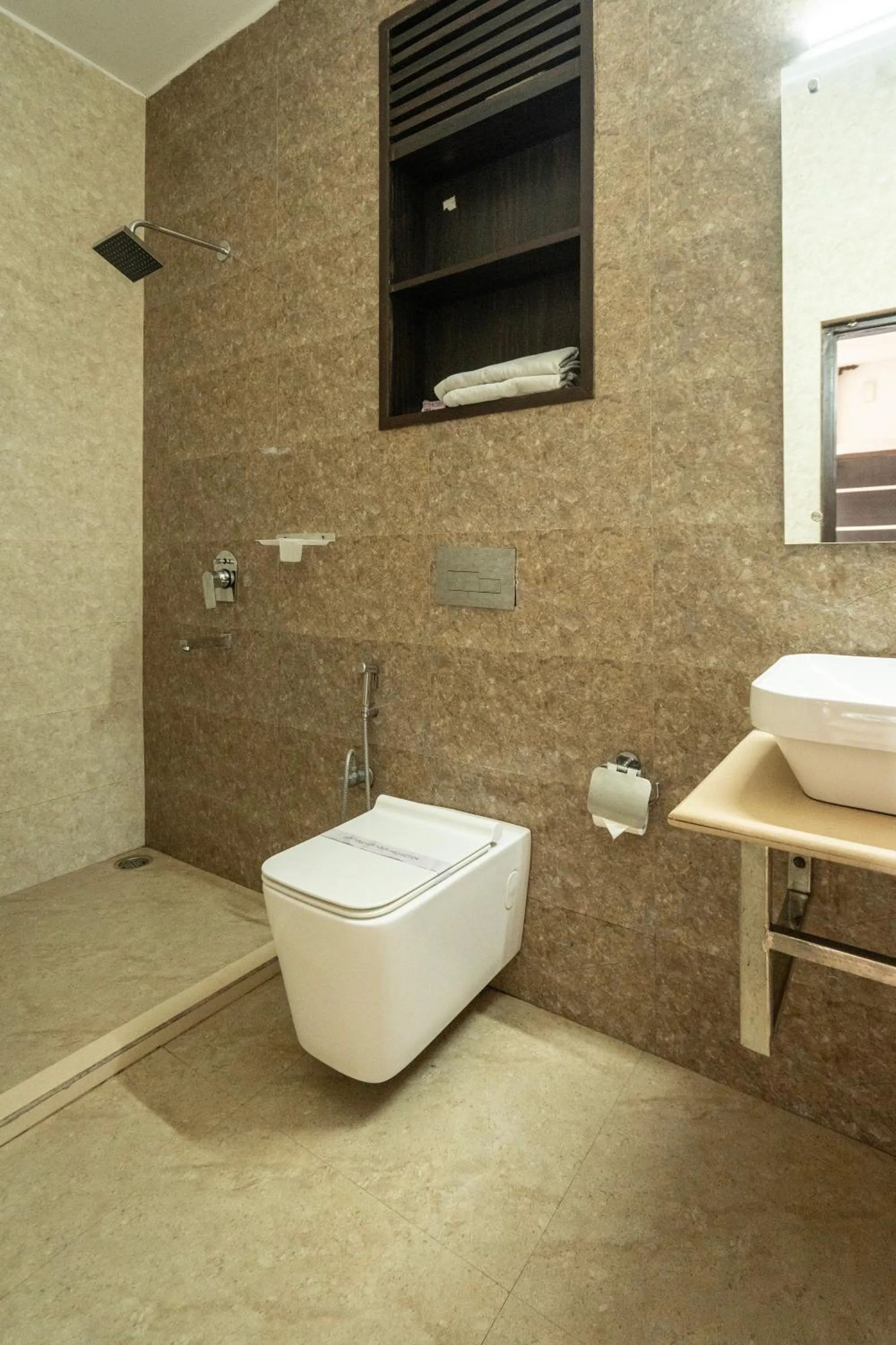 Bathroom in The Golden Sunrise Hotel