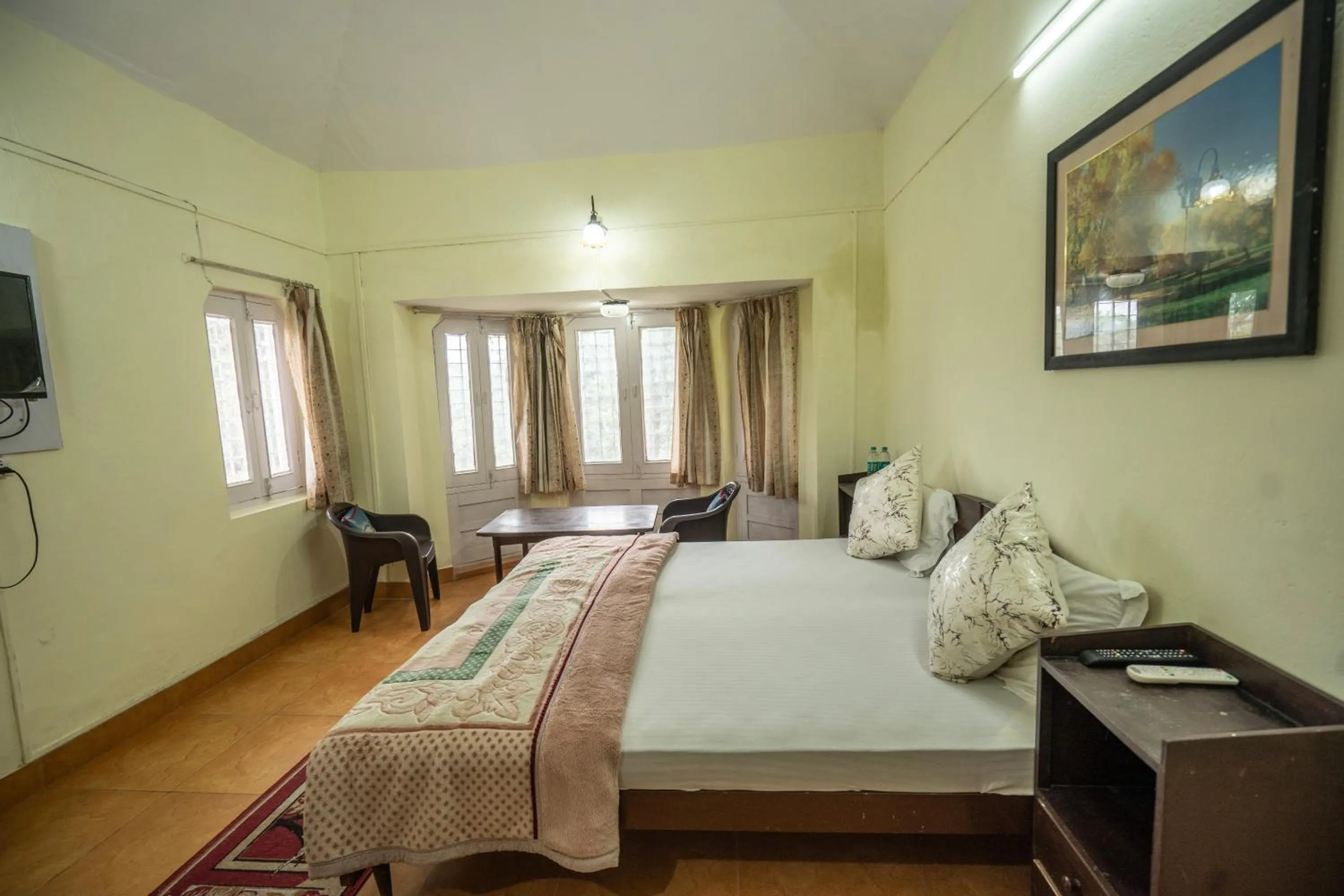 Bed in The Golden Sunrise Hotel