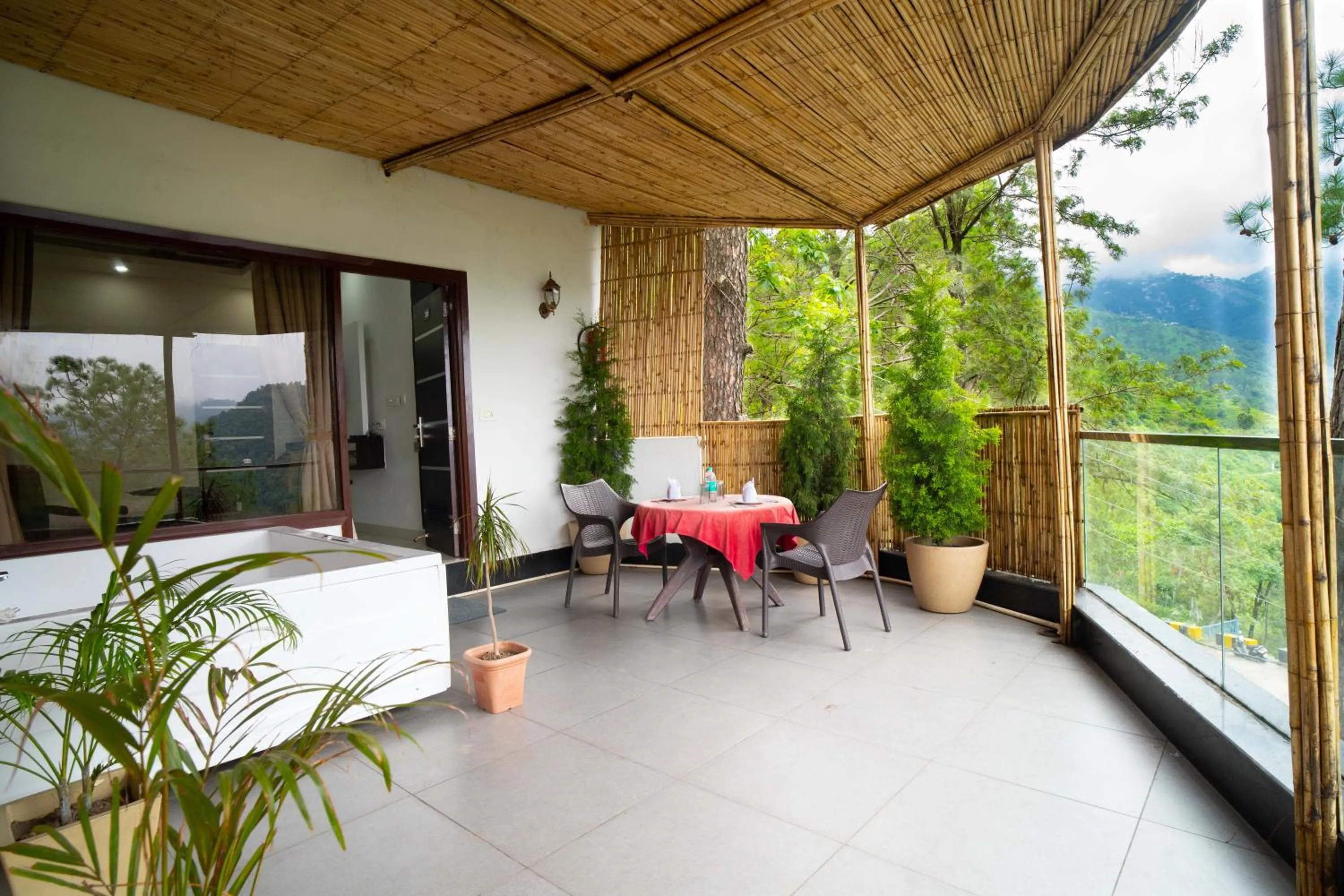 Balcony/Terrace in The Golden Sunrise Hotel