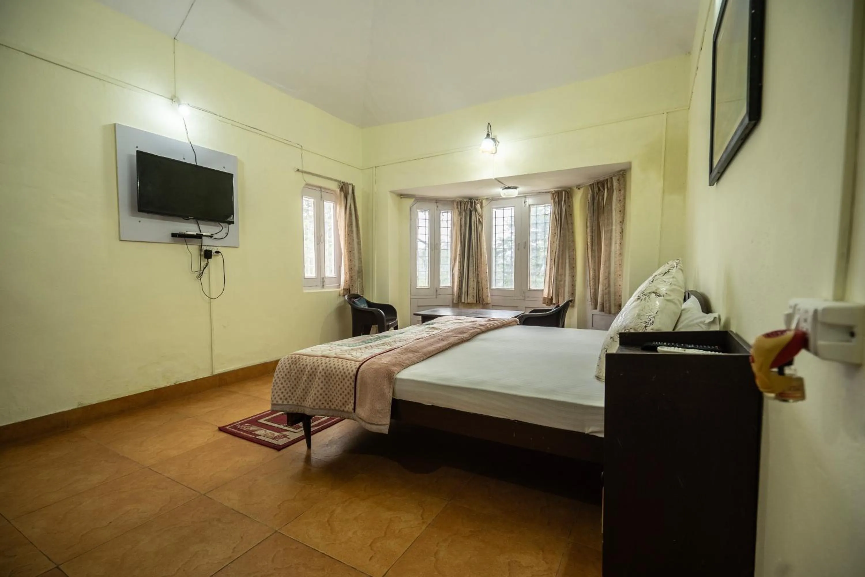 Bedroom, Bed in The Golden Sunrise Hotel