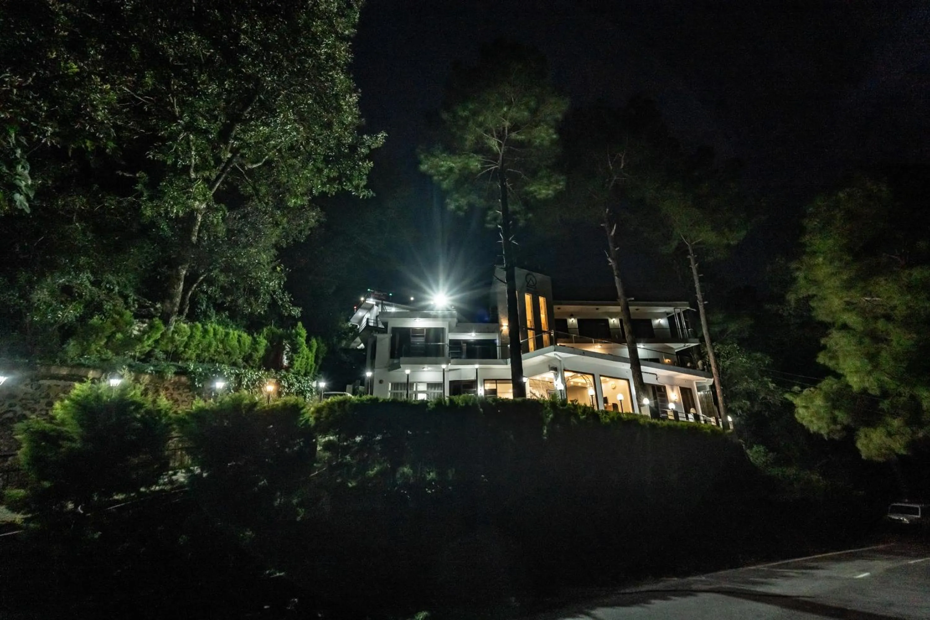 Facade/entrance in The Golden Sunrise Hotel