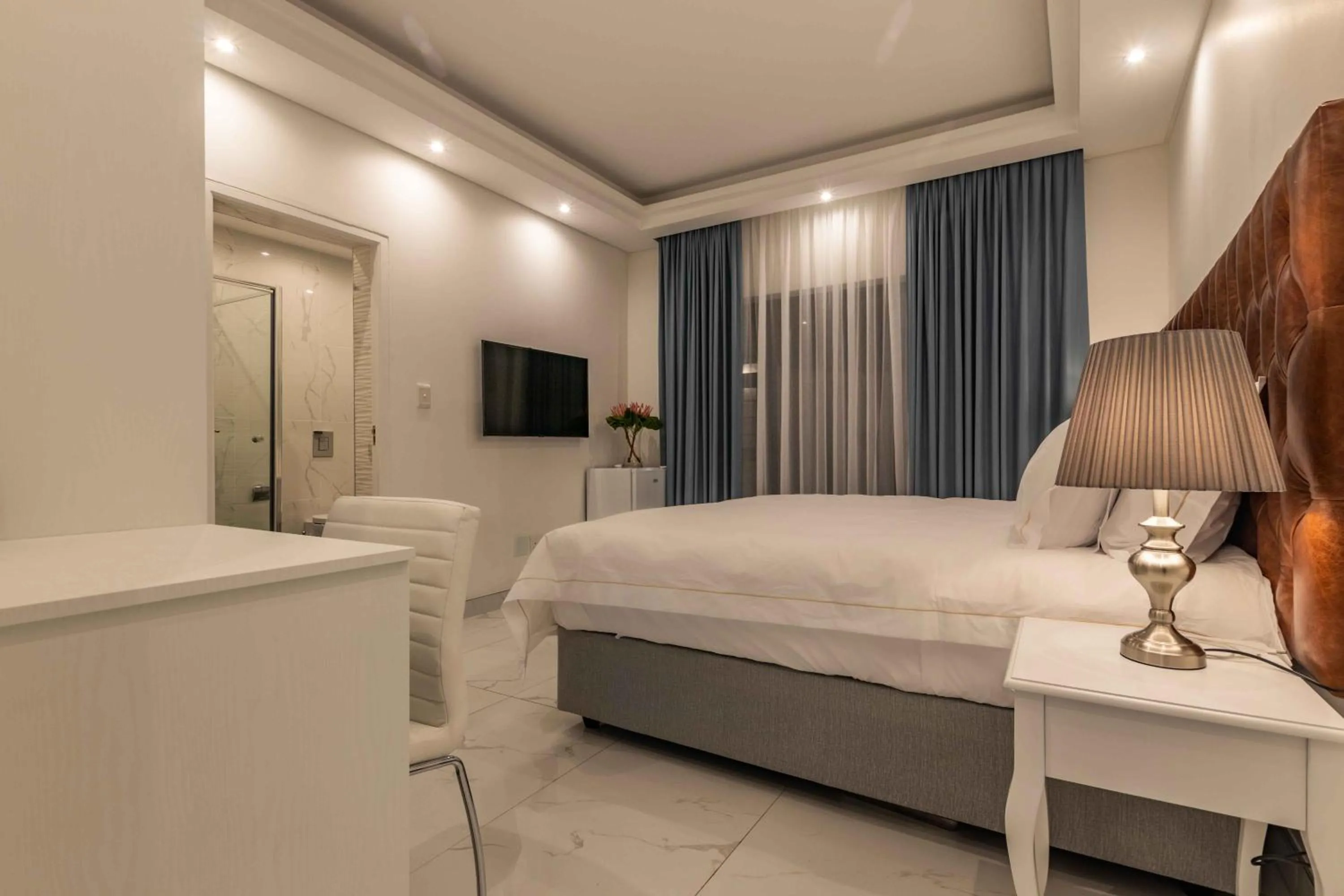 Photo of the whole room, Bed in Oceanway Boutique Hotel/Conference