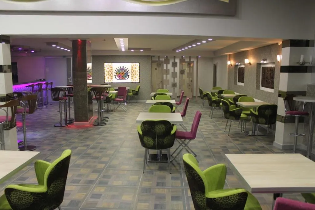 Lounge or bar in Hattuşirin Hotel