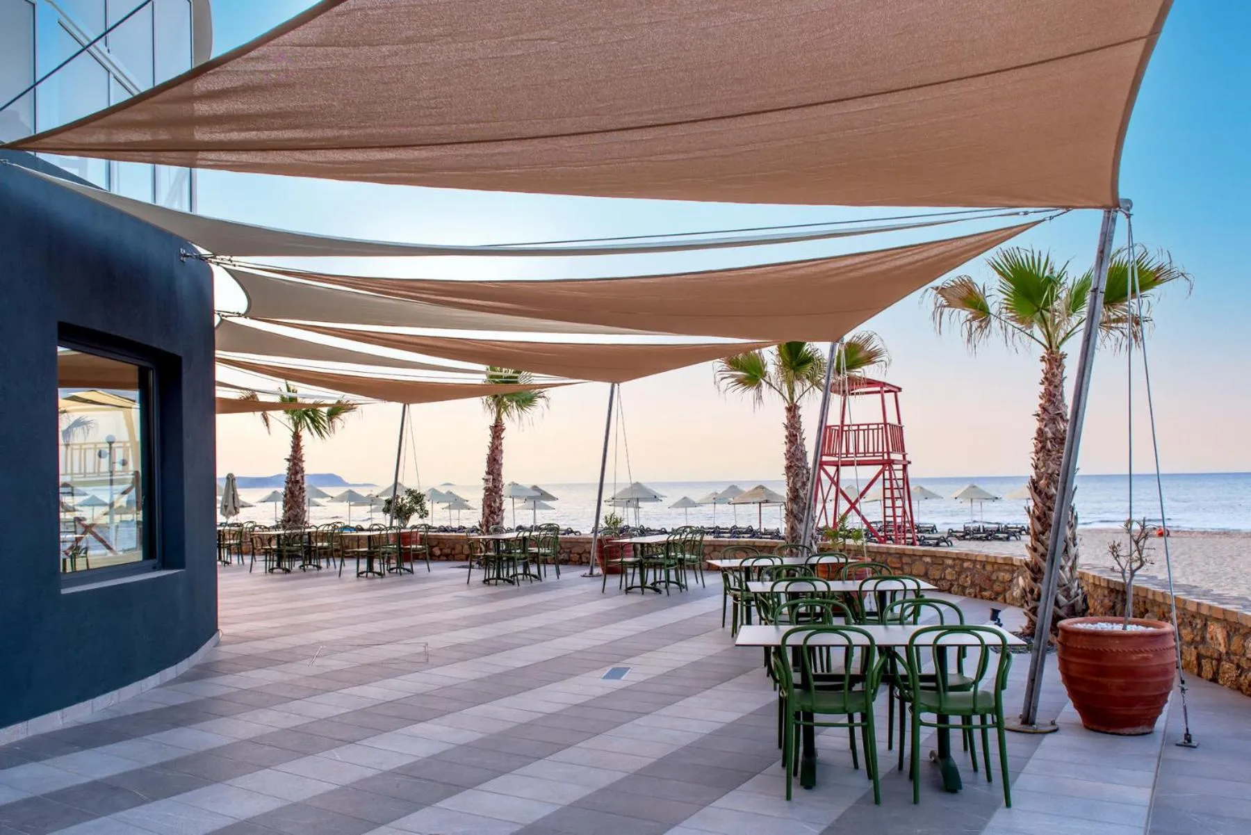 Restaurant/places to eat in Lyttos Mare