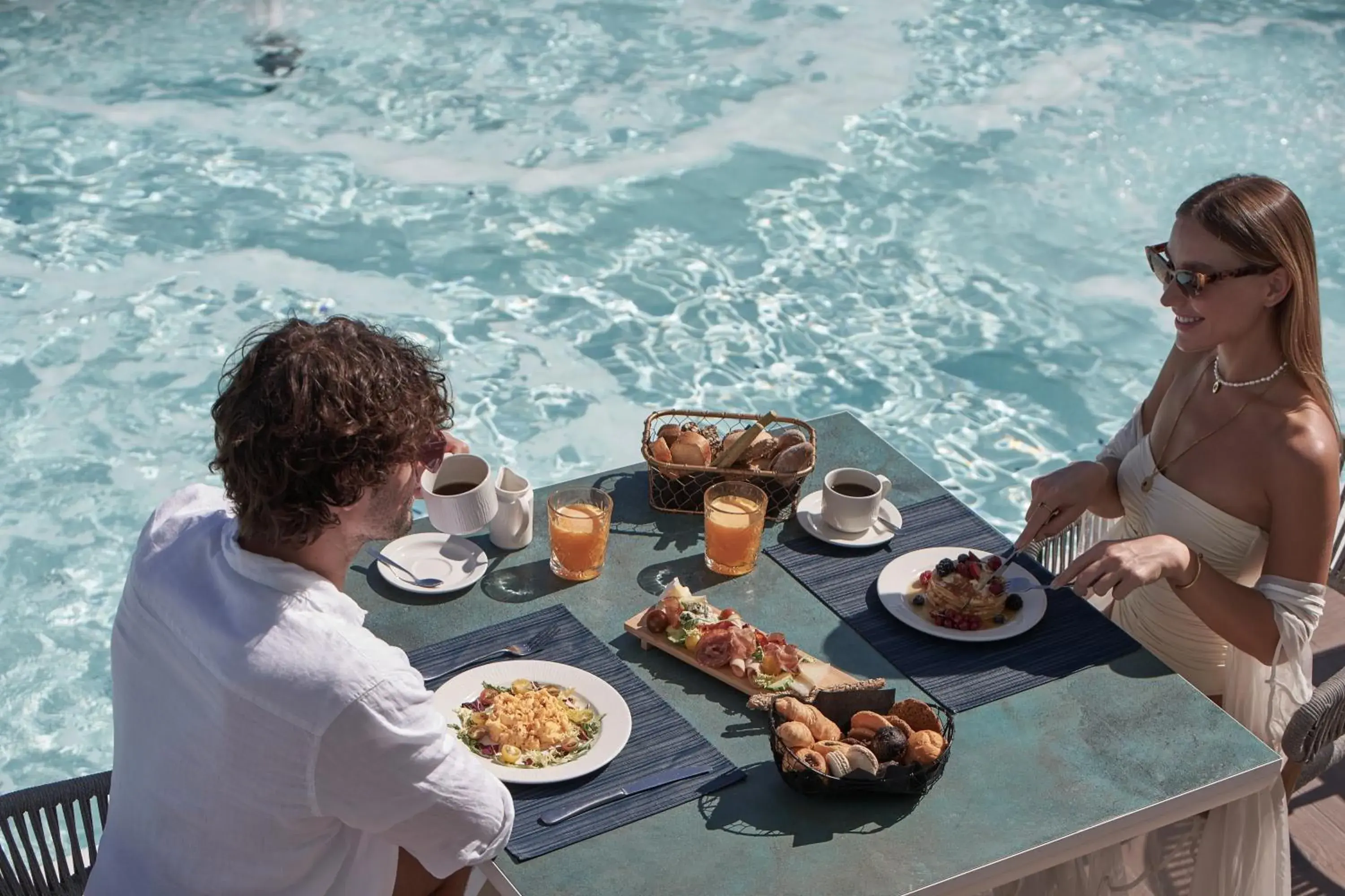 Restaurant/places to eat in Lyttos Mare Restaurant/places to eat in Lyttos Mare