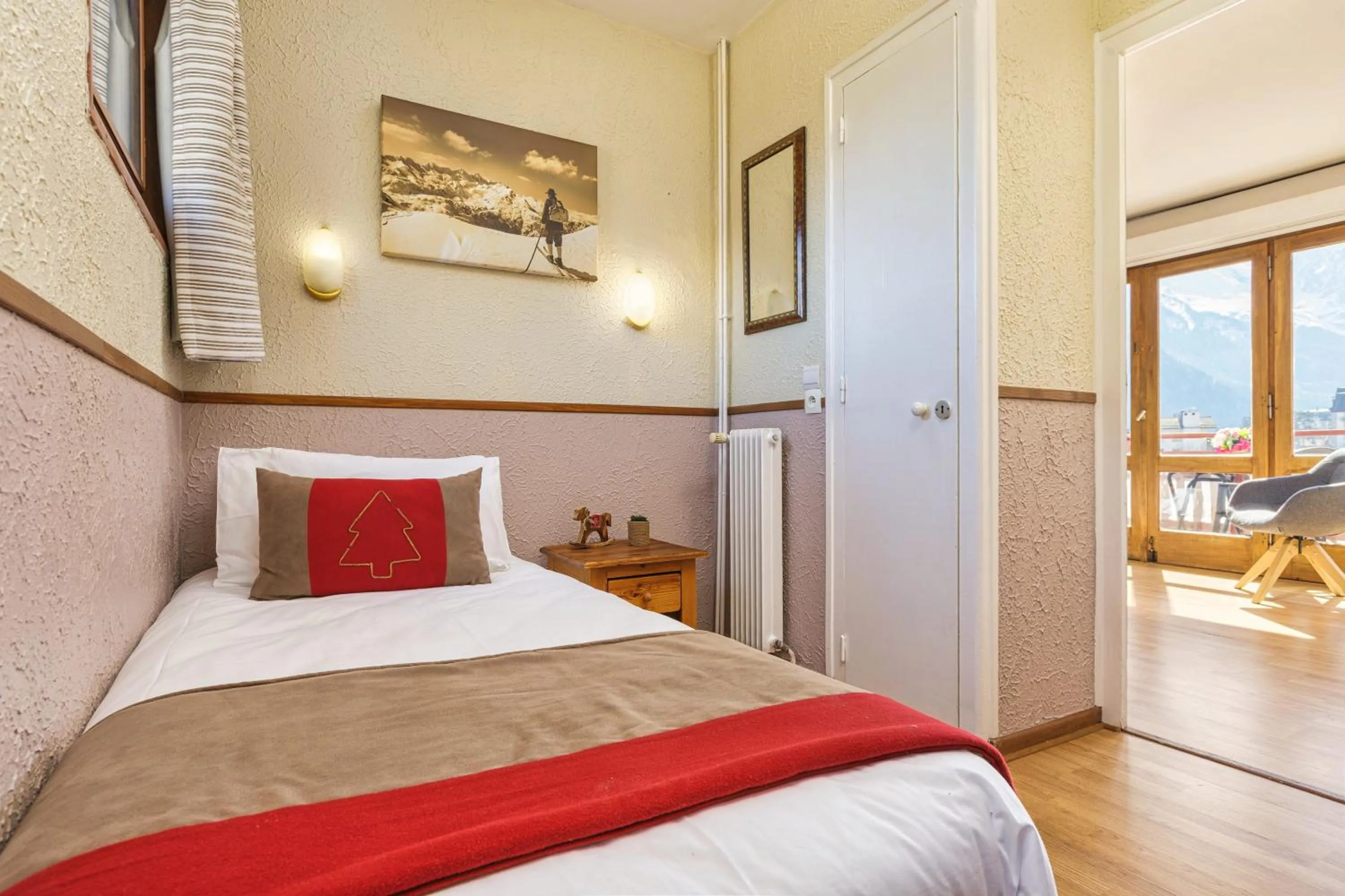 Bed in Chalet Hôtel La Sapinière