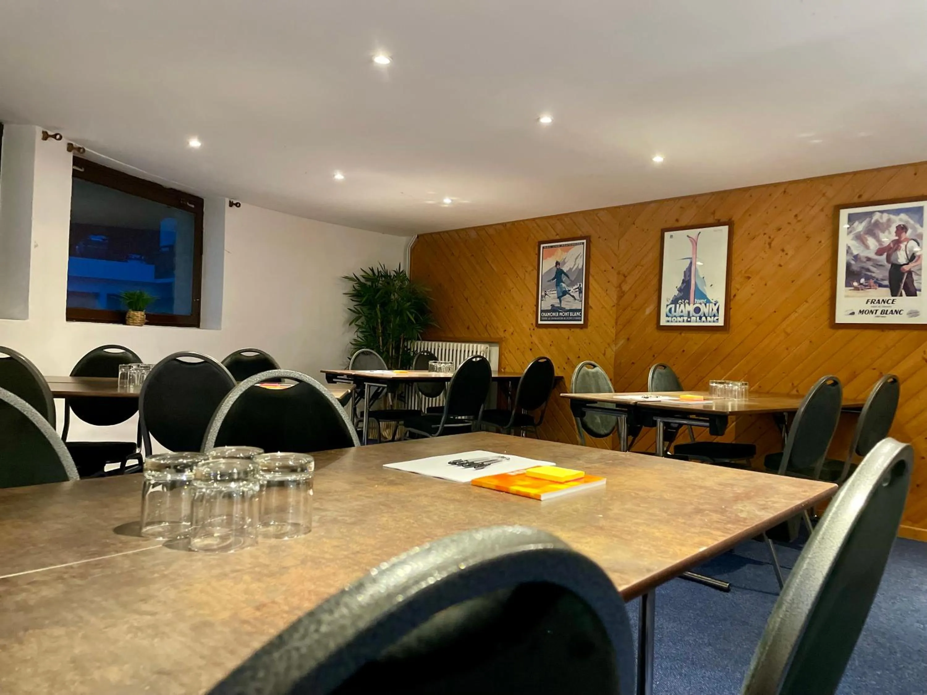 Meeting/conference room in Chalet Hôtel La Sapinière