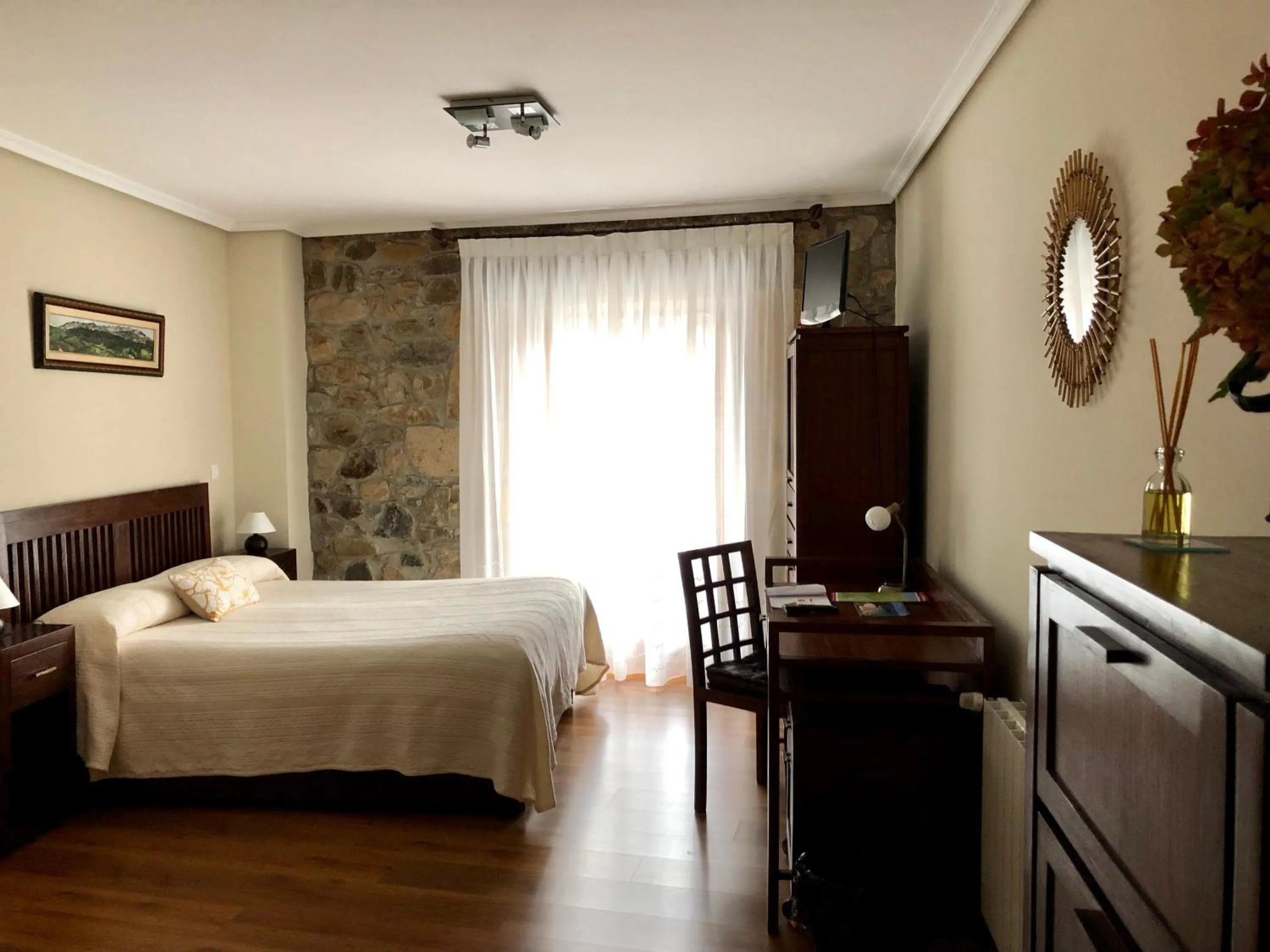 Photo of the whole room, Bed in Posada de Villacarriedo
