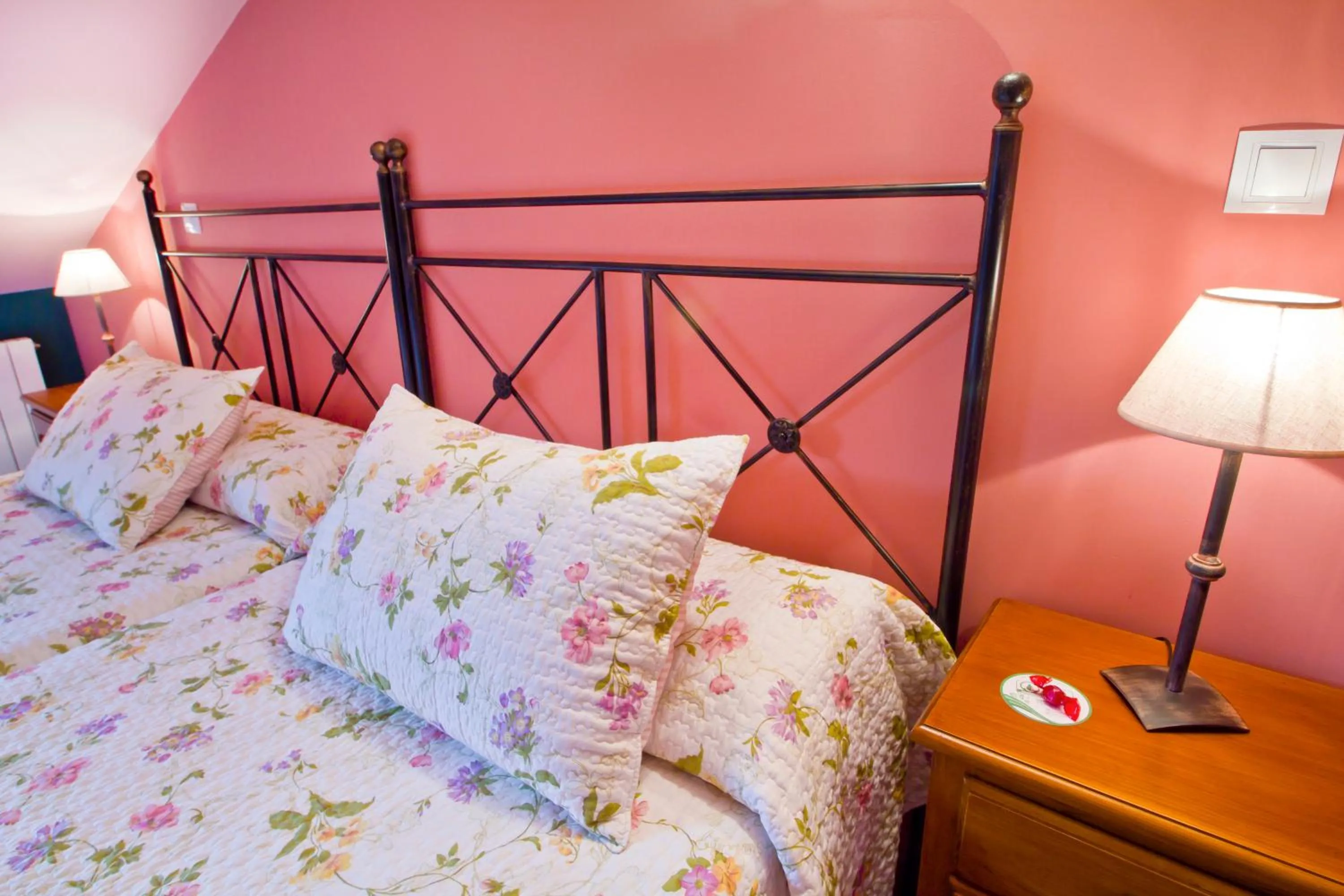 Decorative detail, Bed in Posada de Villacarriedo
