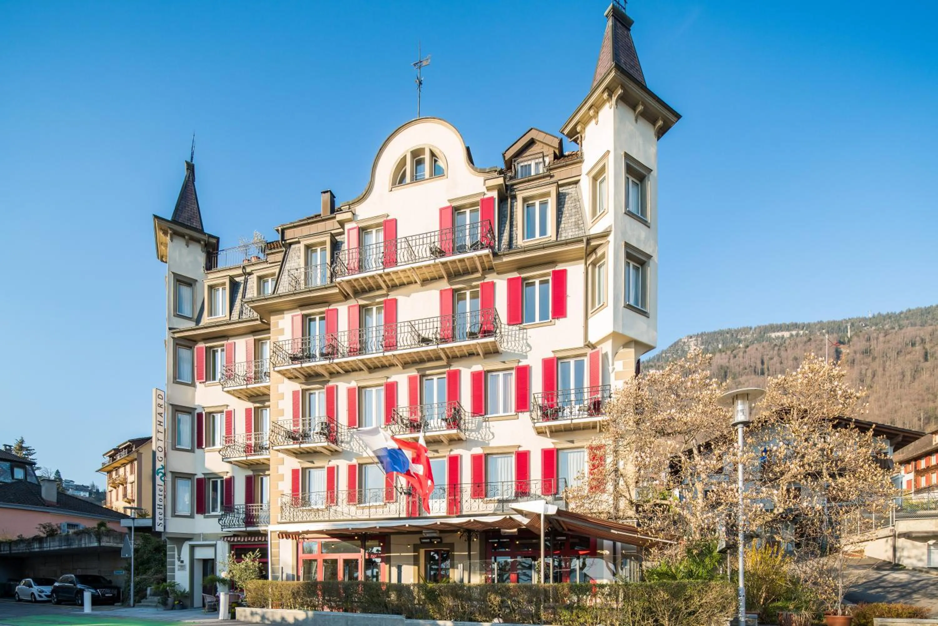 Facade/entrance in Seehotel Gotthard