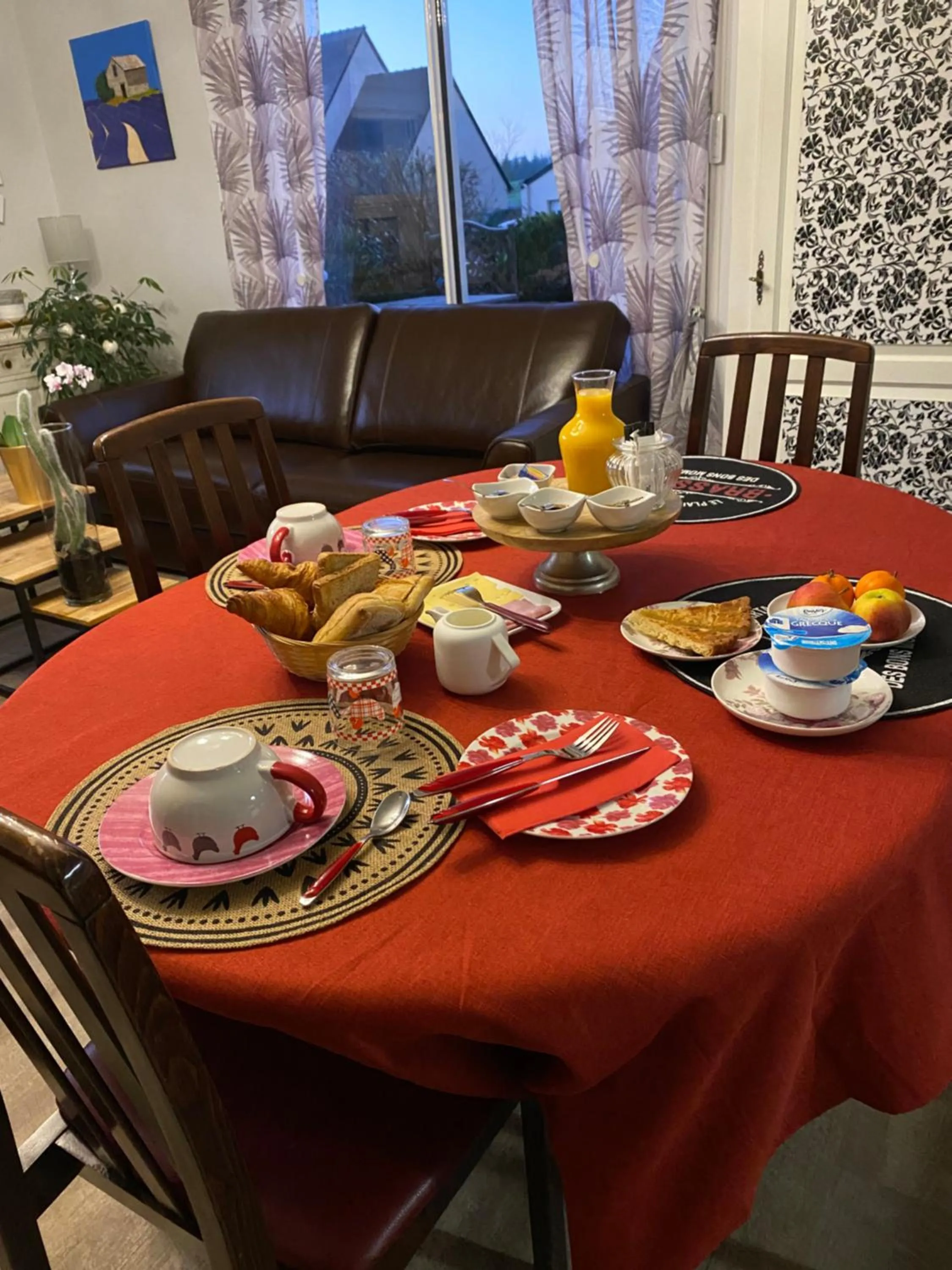 Dining area in Chambre d'Hôtes La Marie Pierre