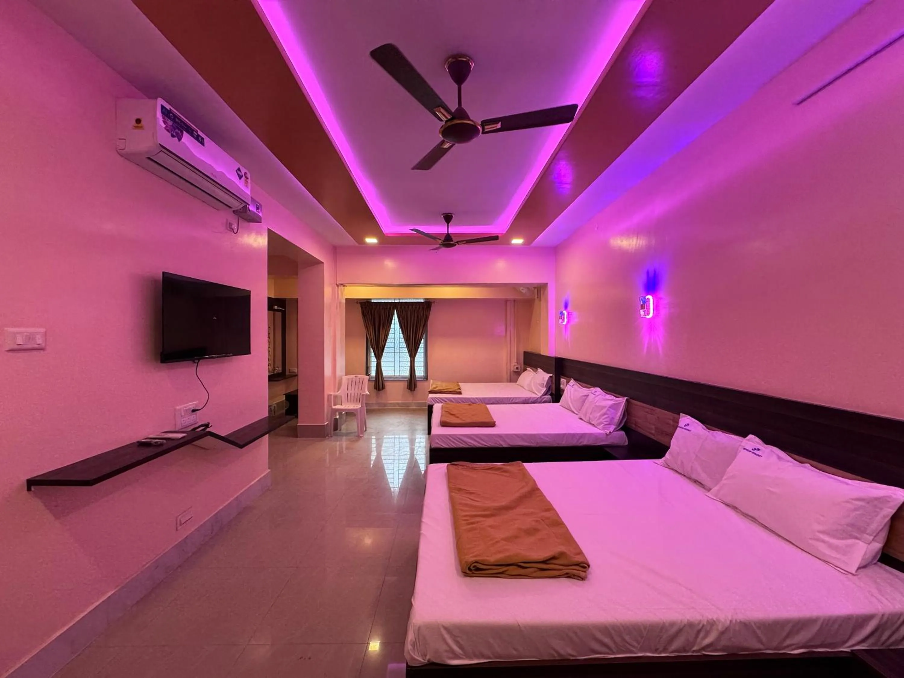 Bedroom, Bed in Sivamurugan residency