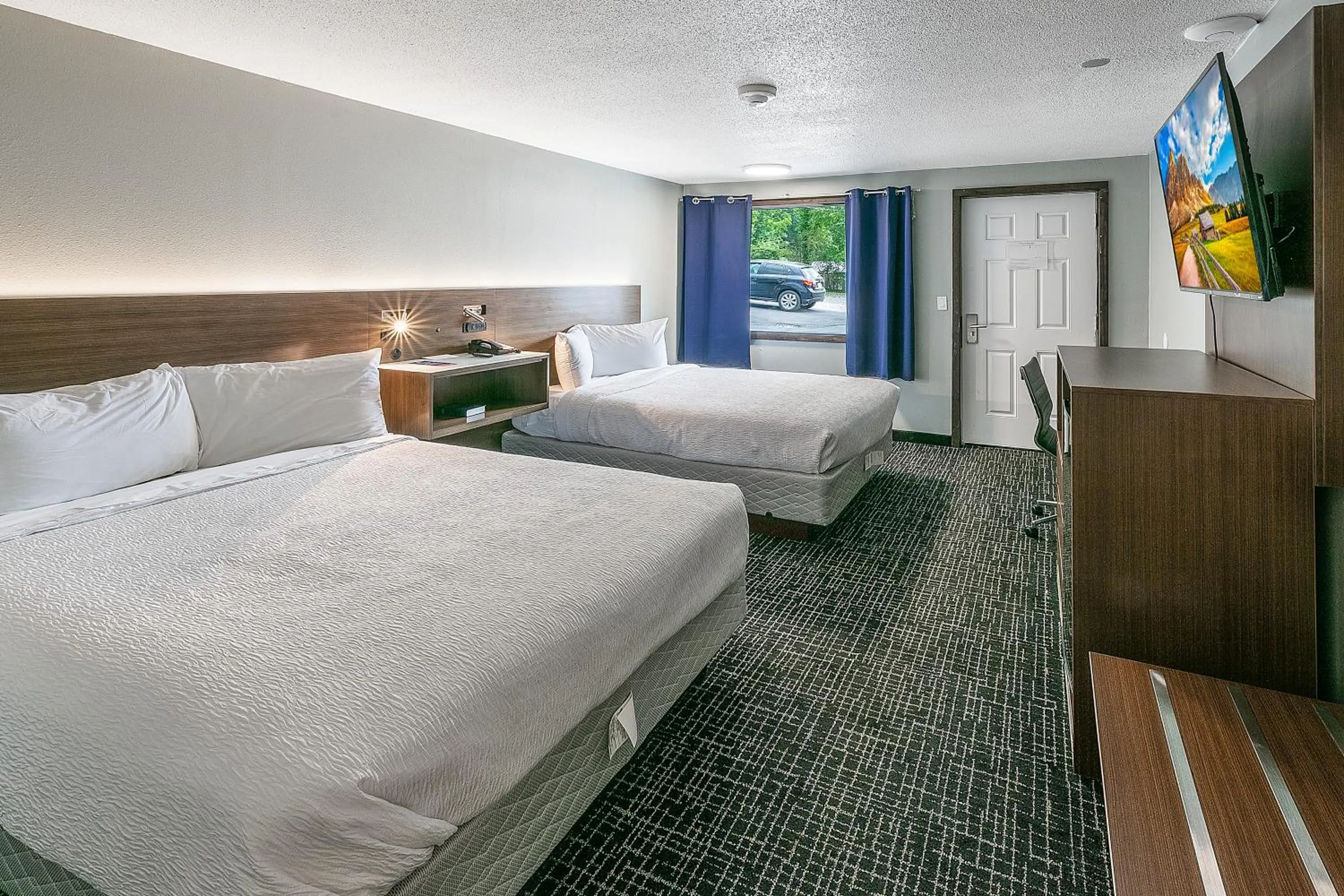 Bed in Gatlinburg Mountain Inn