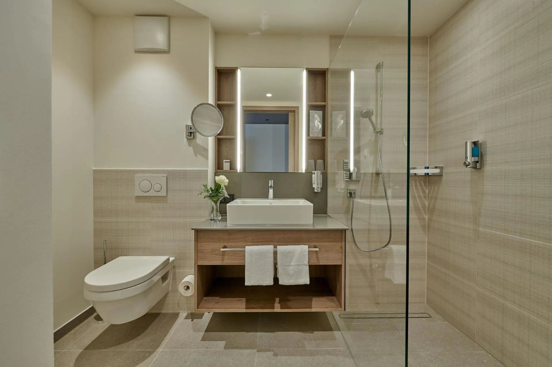 Shower in Hotel am See