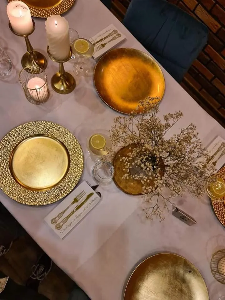 Restaurant/places to eat in ELVIRA SELECTION by Lotus