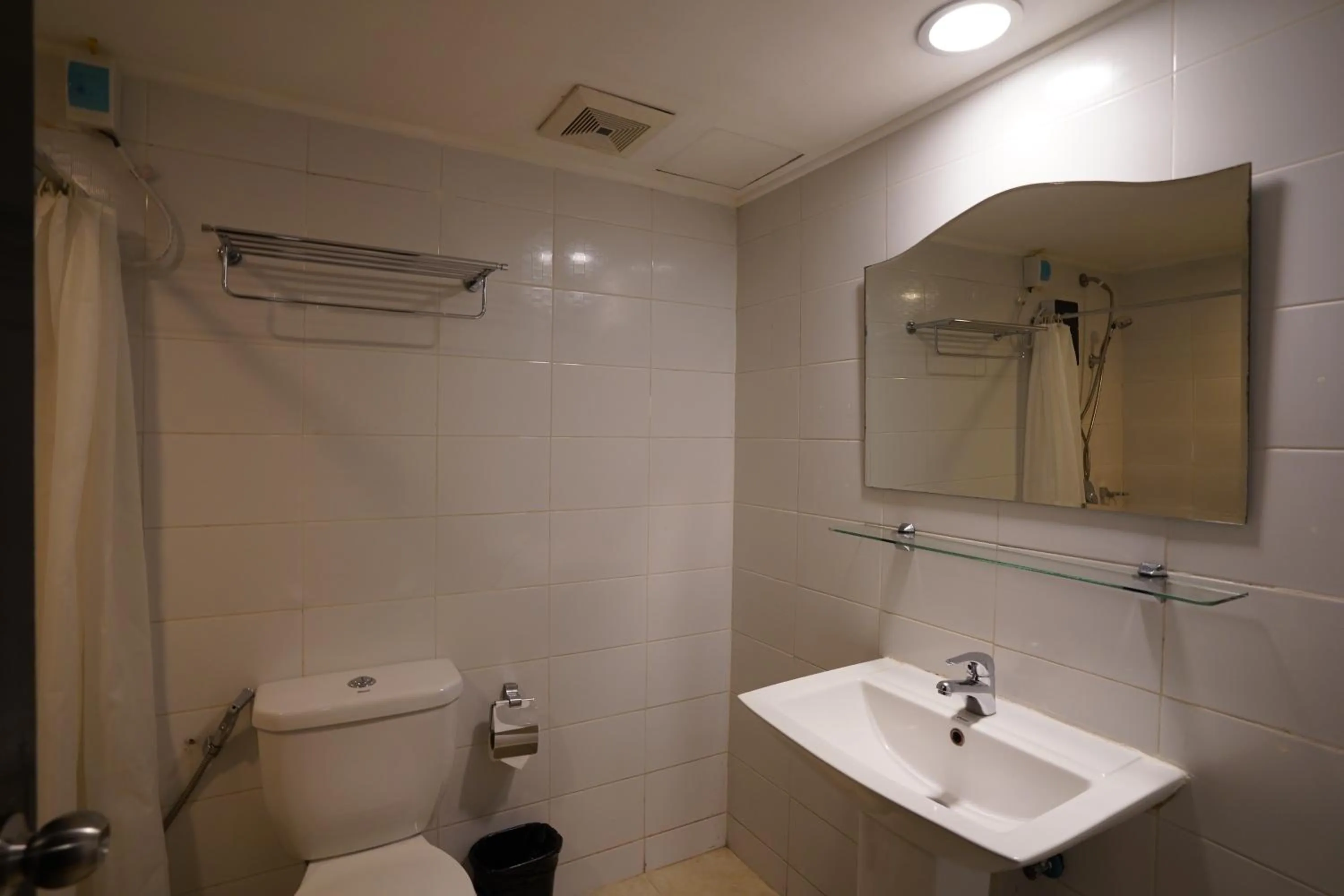 Bathroom in Arzo Hotel Manila