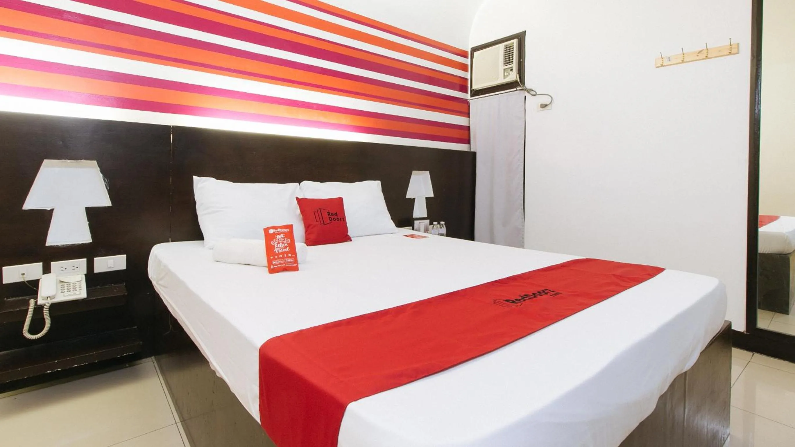 Photo of the whole room, Bed in RedDoorz @ EL Highway Hotel Bulacan