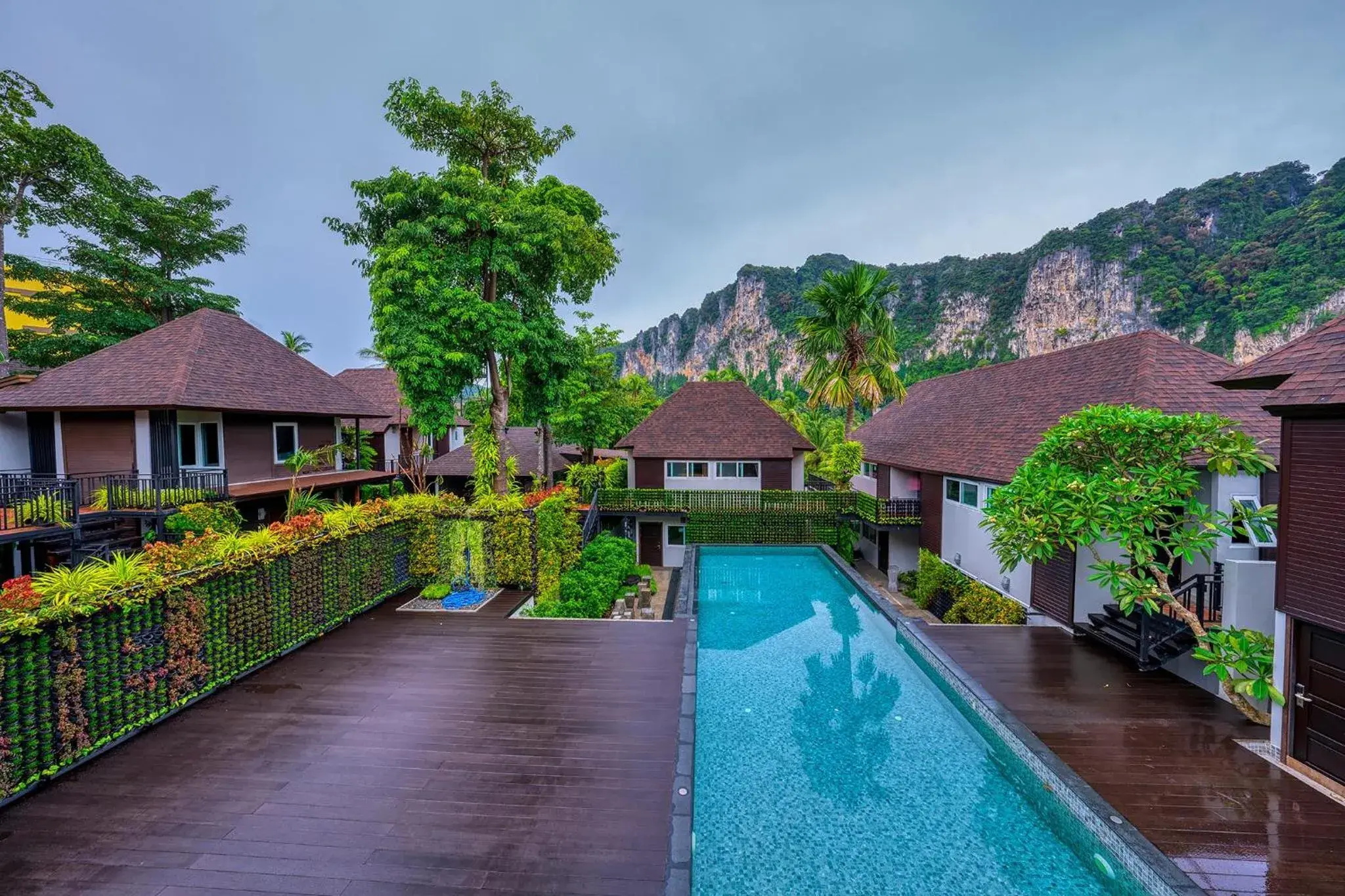 Swimming pool in The Cliff Elegance Resort Swimming pool in The Cliff Elegance Resort