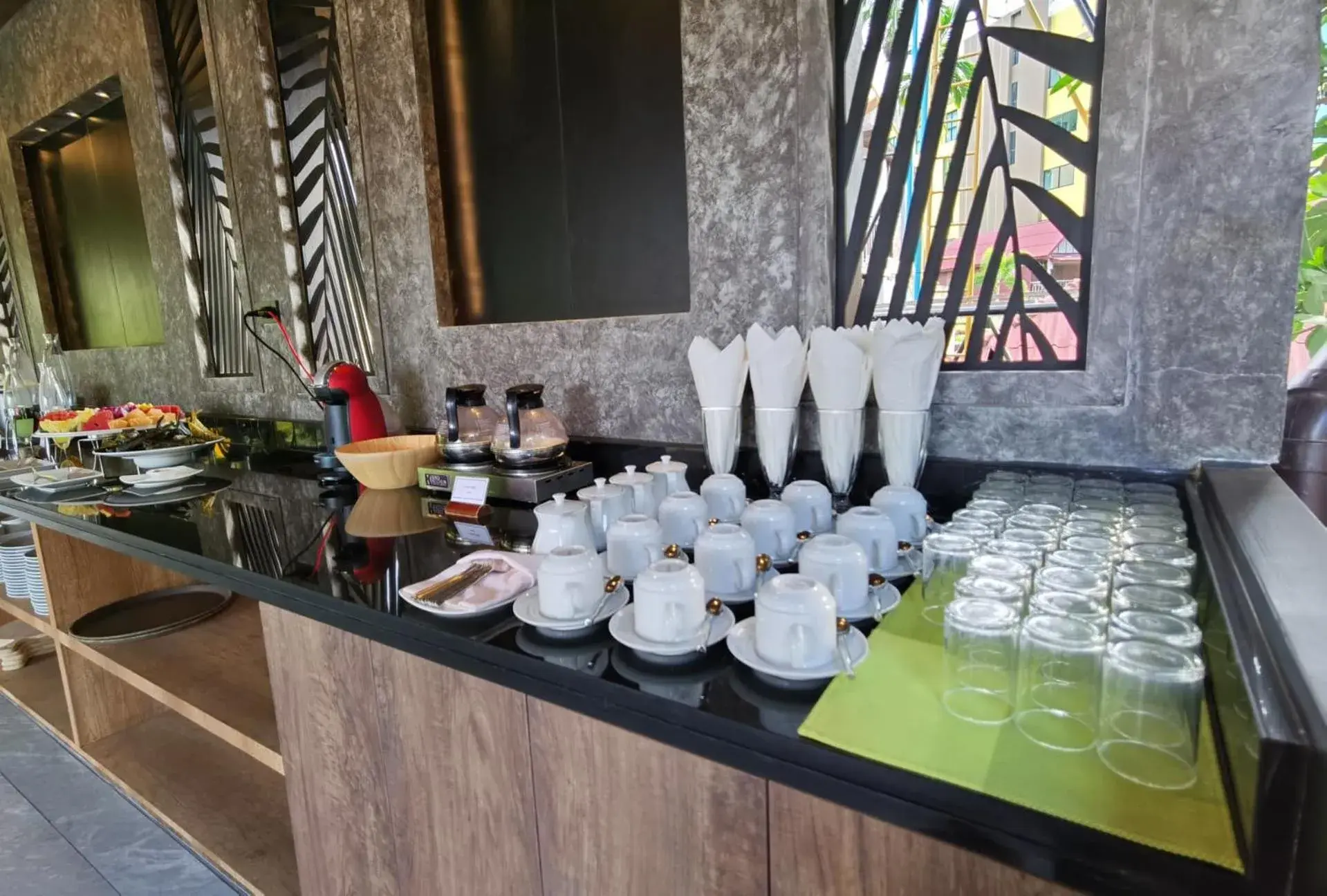 Restaurant/places to eat in The Cliff Elegance Resort Restaurant/places to eat in The Cliff Elegance Resort