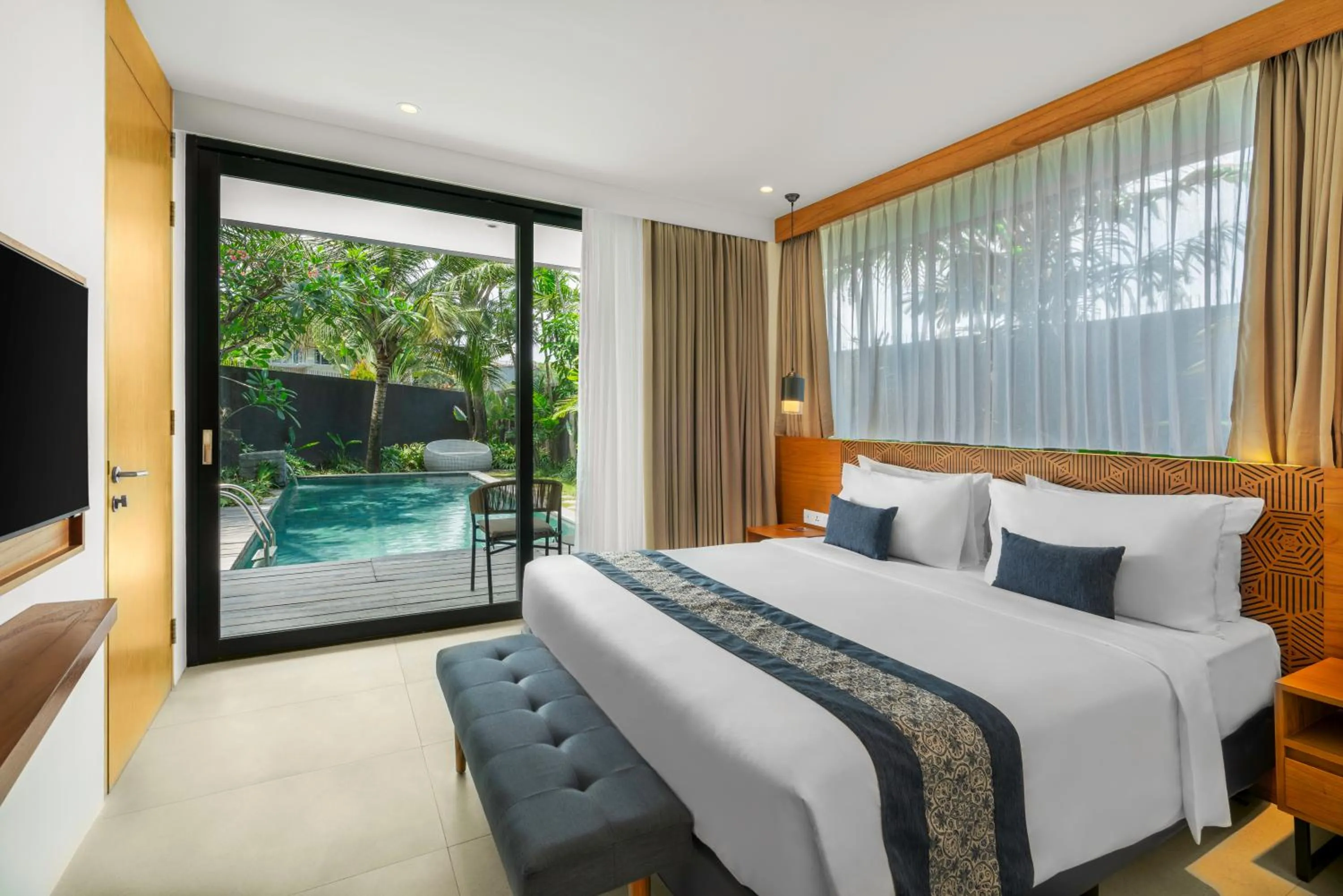 Bedroom, Bed in Citadines Berawa Beach Bali