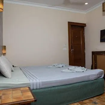 Bedroom, Bed in Sea Breeze Inn, Calangute Goa