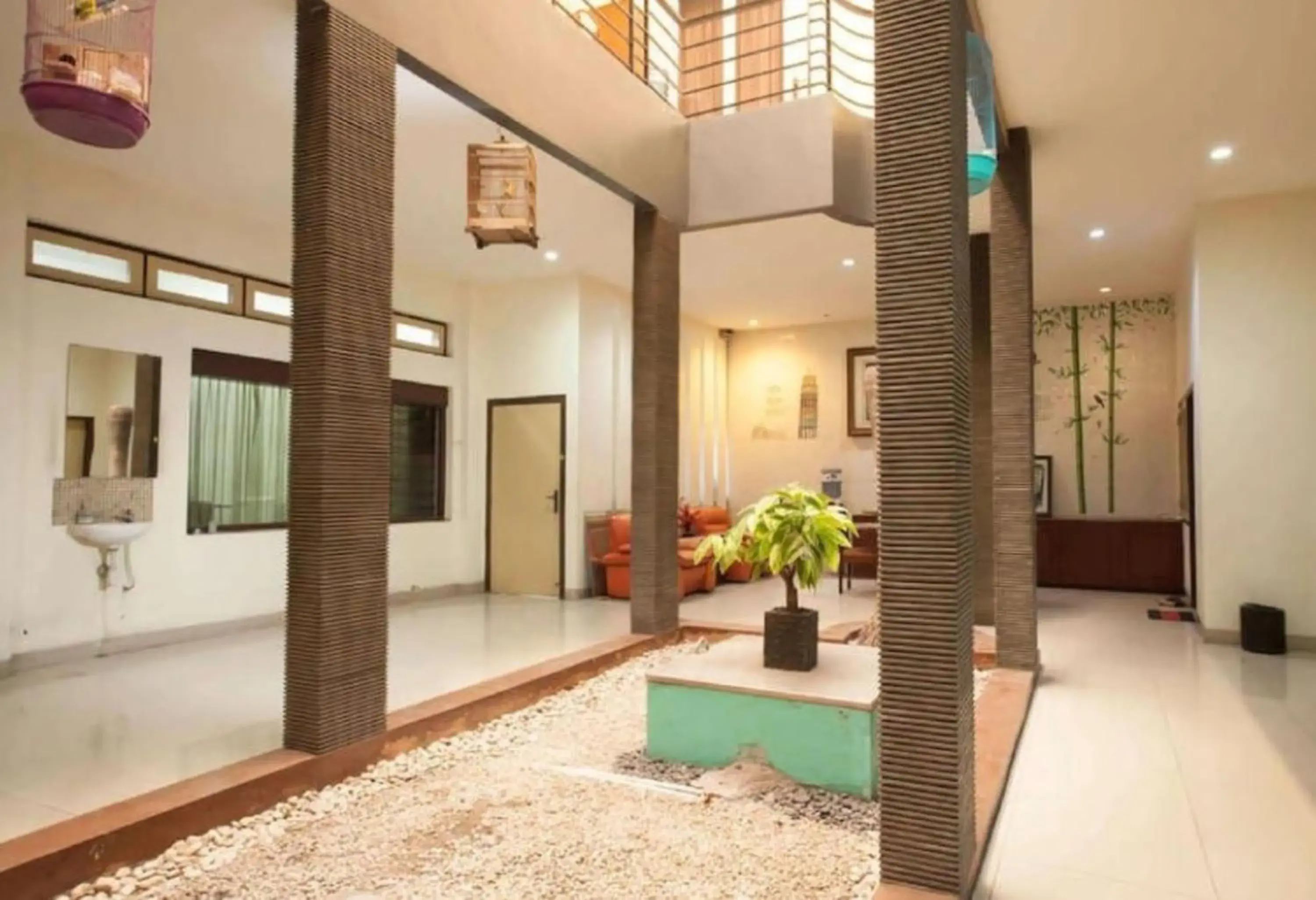 Property building in Soerabaja Place Guest House Property building in Soerabaja Place Guest House