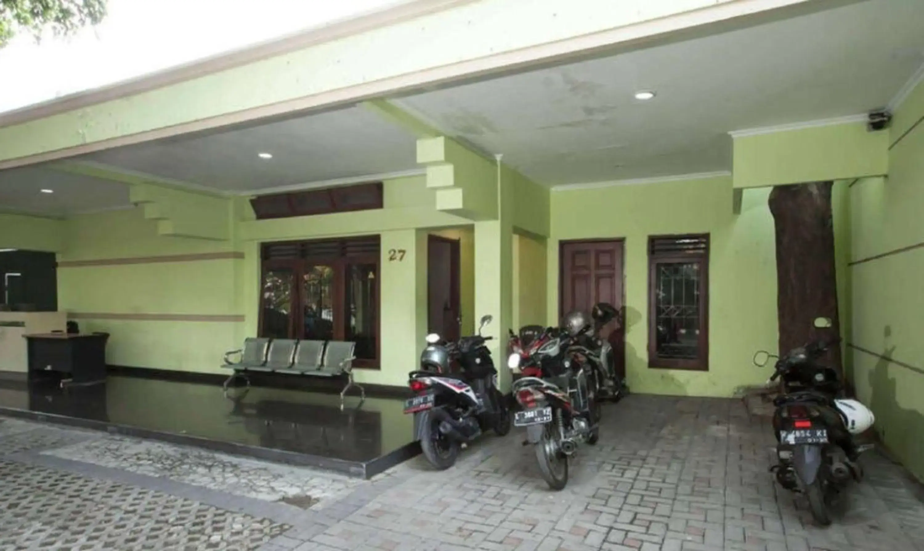 Property building in Soerabaja Place Guest House Property building in Soerabaja Place Guest House