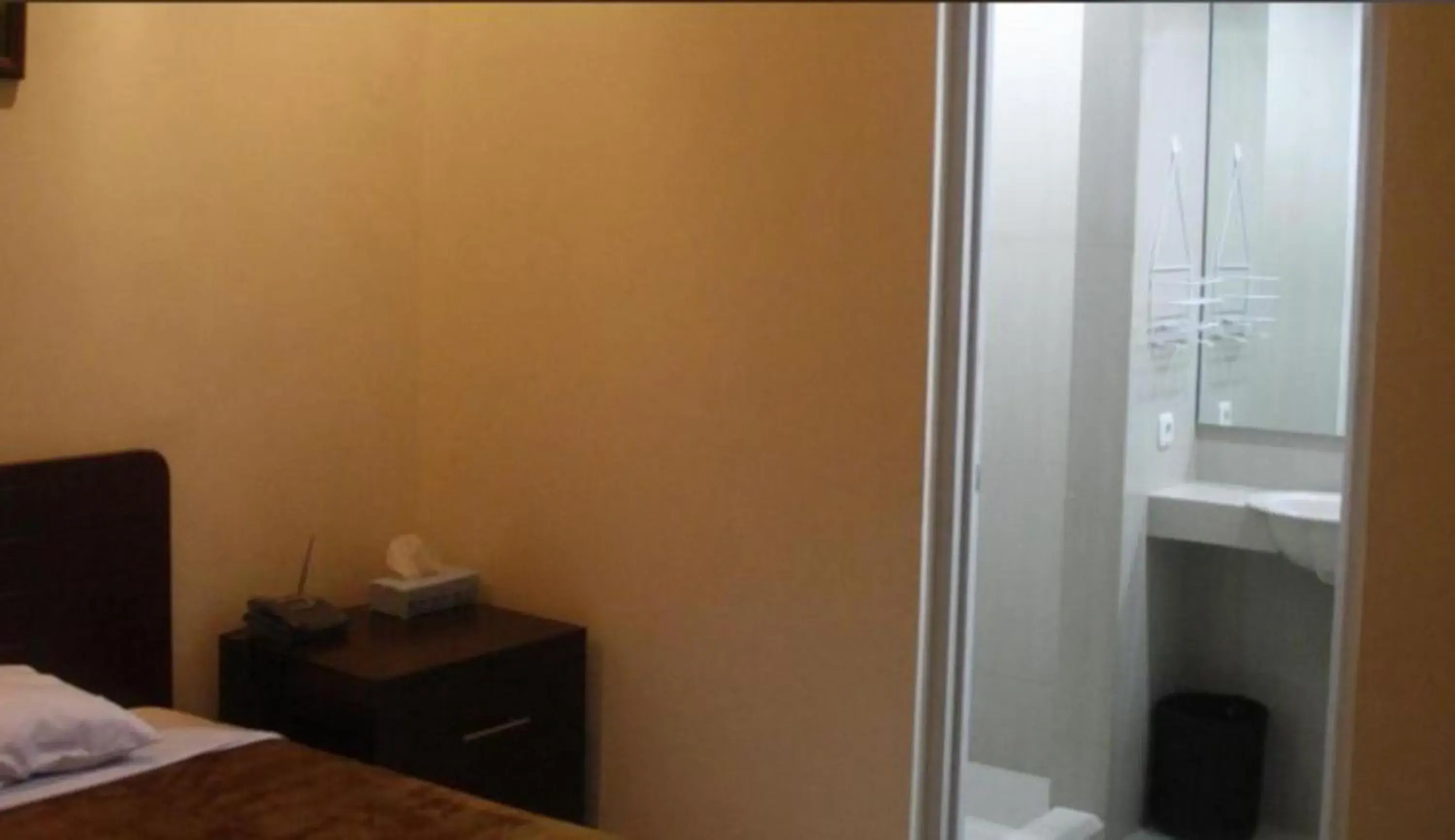 Photo of the whole room, Bed in Soerabaja Place Guest House Photo of the whole room, Bed in Soerabaja Place Guest House