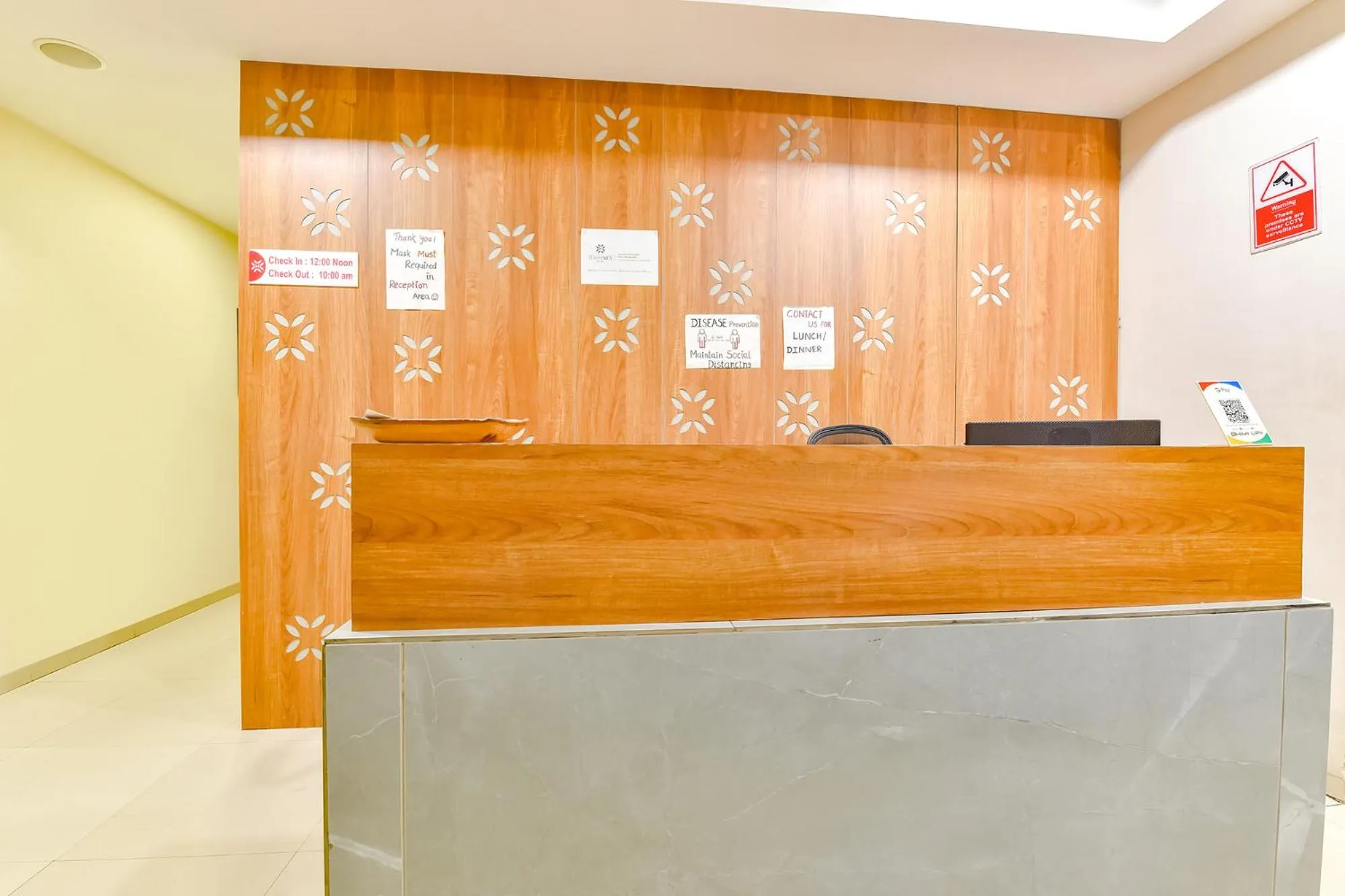 Lobby or reception in FabHotel Happinex