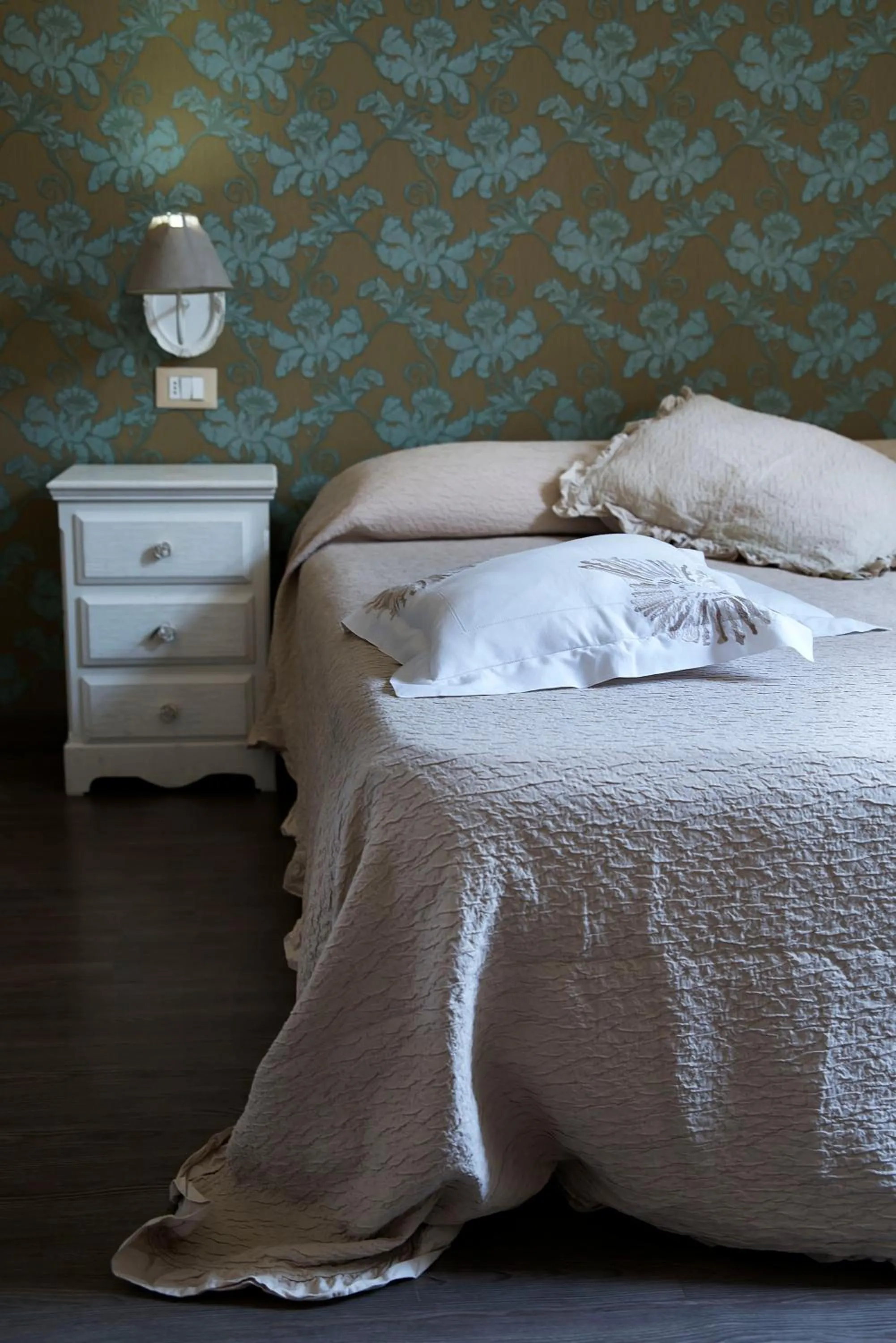 Decorative detail, Bed in Guest House Casa Vicenza