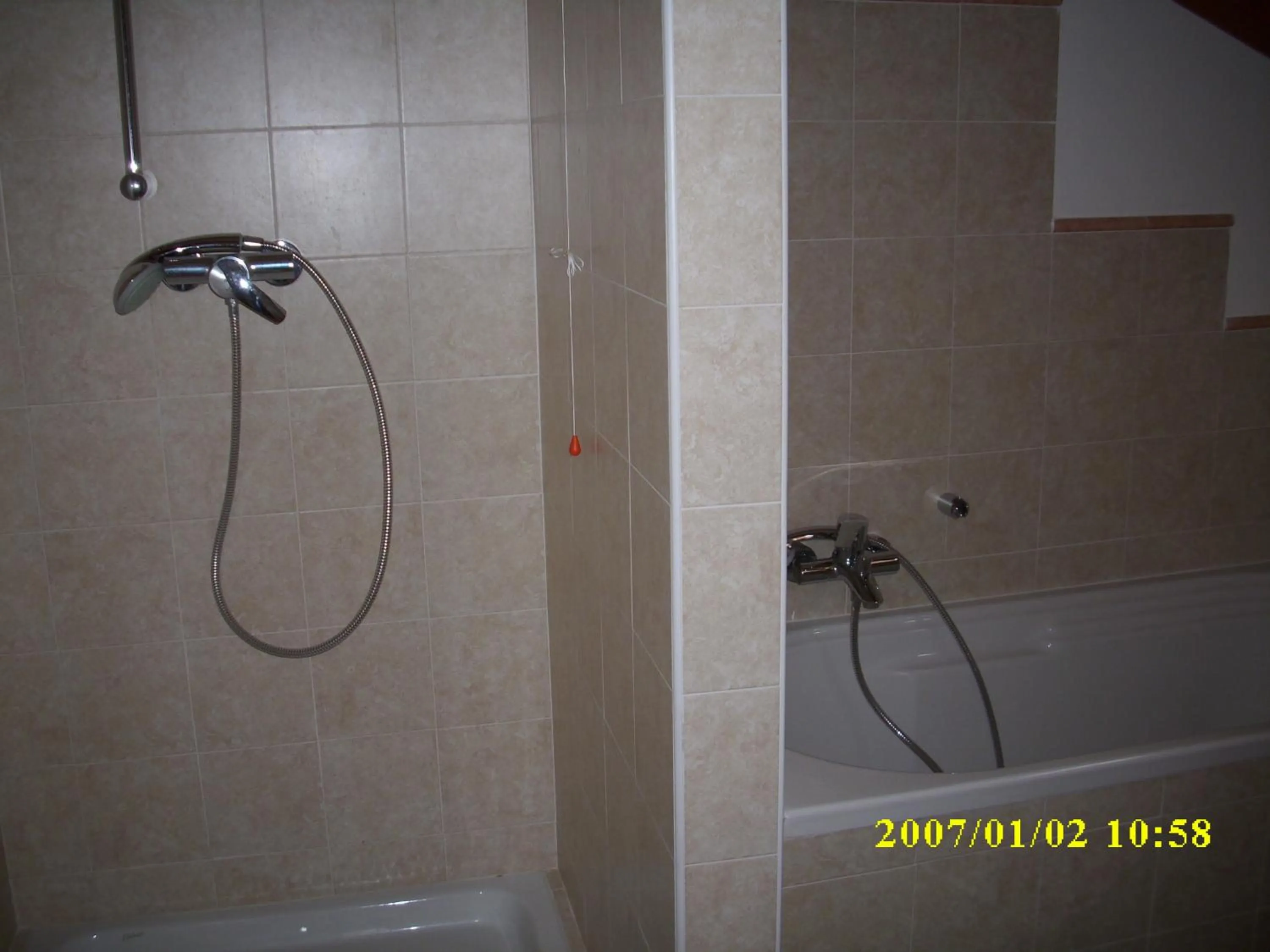Shower in Caffè del Viaggiatore